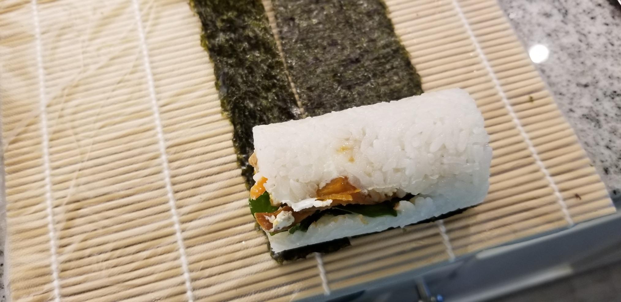 ISSEVE Sushi Making Kit Sushi Bazooka Maker with Bamboo Mats and Chopsticks, Paddle, Spreader, Sushi Knife, DIY Sushi Roller Machine customer photo 1