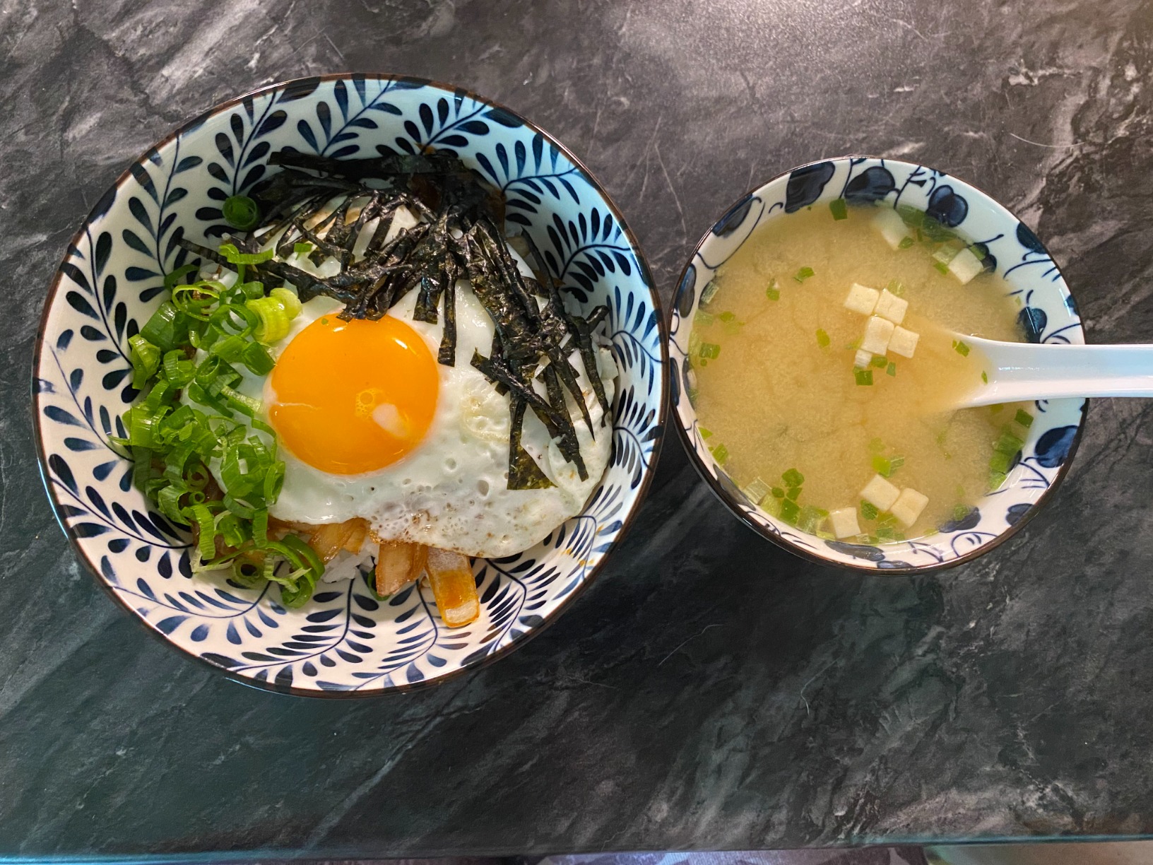Japanese Style Ceramic Cereal Bowls,24 Ounces Salad,Soup Ramen Pho Salad Bowl Set of 6,Blue and White Floral Microwave Safe for Kitchen (6 inch) customer photo 2