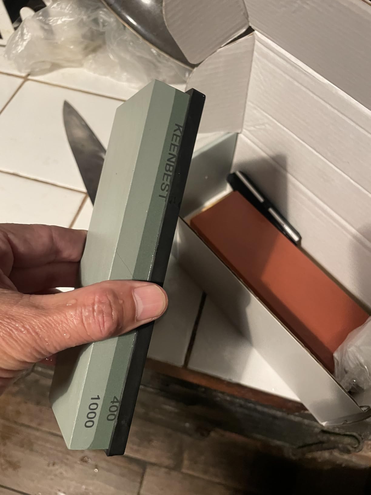 KEENBEST Actual Grit Premium Material Whetstone Set 2 Side Grit 400 1000 3000 8000 Sharpening Stone Professional Kitchen Knife Sharpener Stone Kit Wet Stones Bamboo Base Angle Guide Red customer photo 1