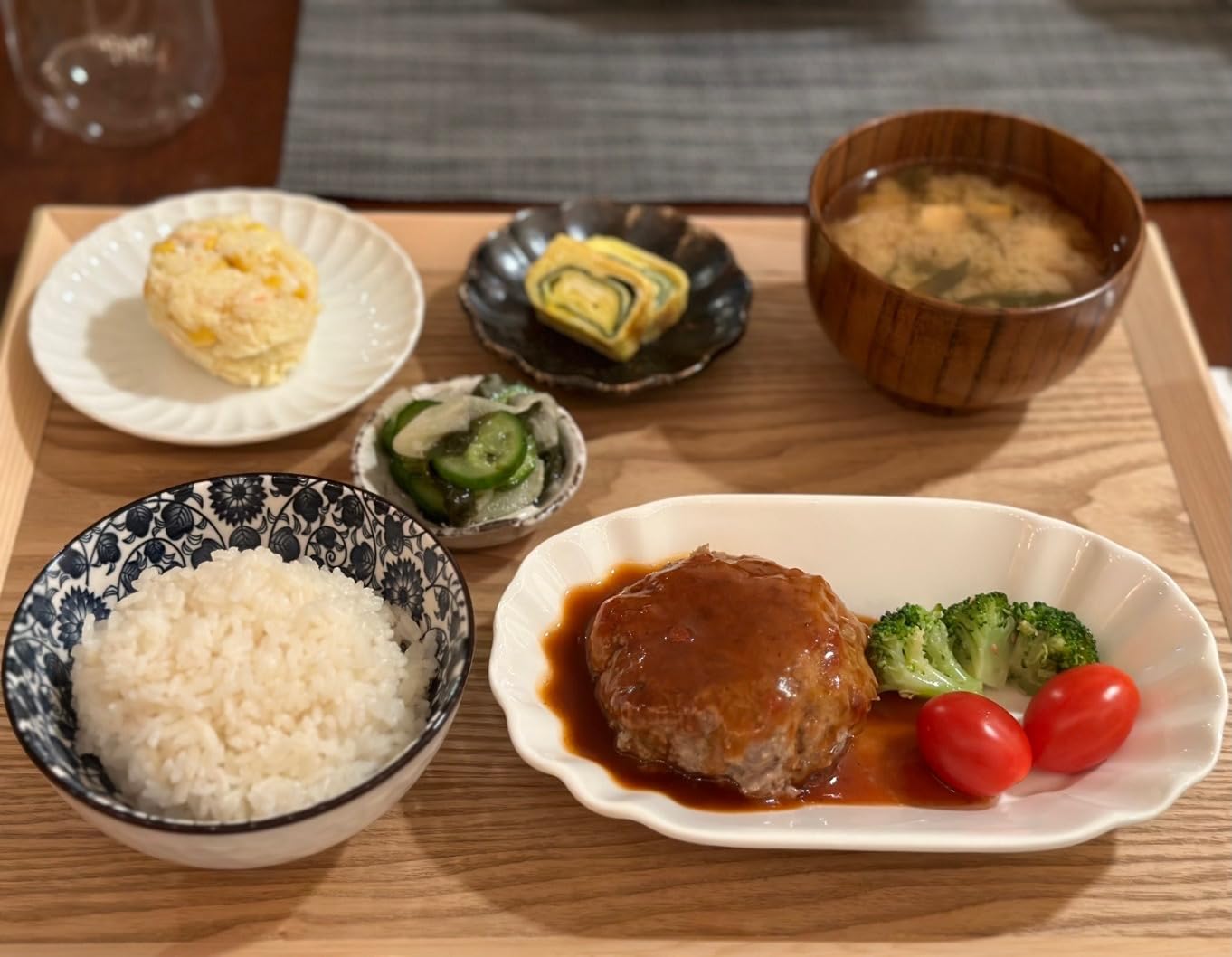 VanEnjoy Set of 4 Japanese Style Ceramic Rice Bowl with Gift Box,Assorted Phum Colors Flowers Pattern Bowls Set,Underglazed Dinnerware,For Dessert Snack Cereal Soup customer photo 2