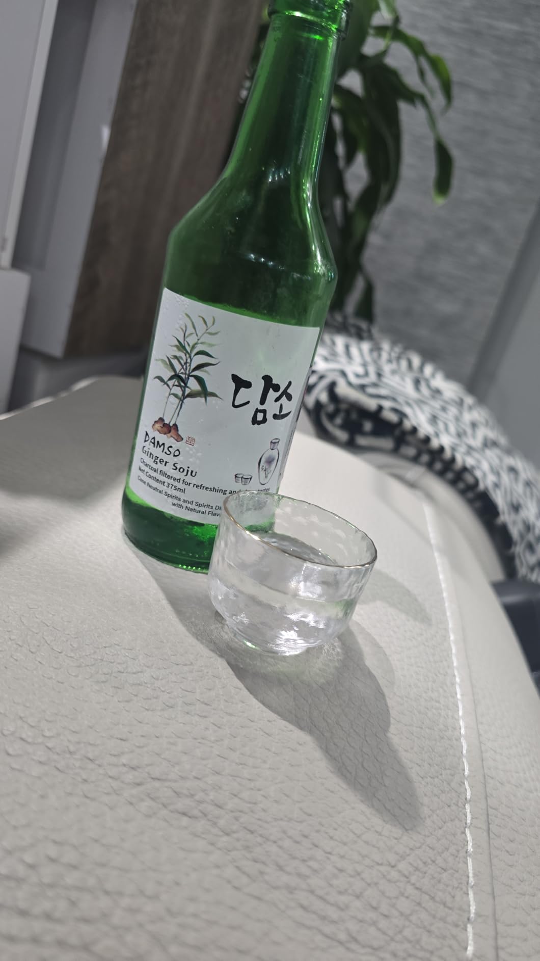 BOLLAER Sake Pot Set, Japanese Cold Sake Glasses, Clear Unique Trendy Floating Design, 1 Sake Carafe Bottle 1 Sake Tank and 4 Saki Cups for Cold/Warm/Hot Sake customer photo 1