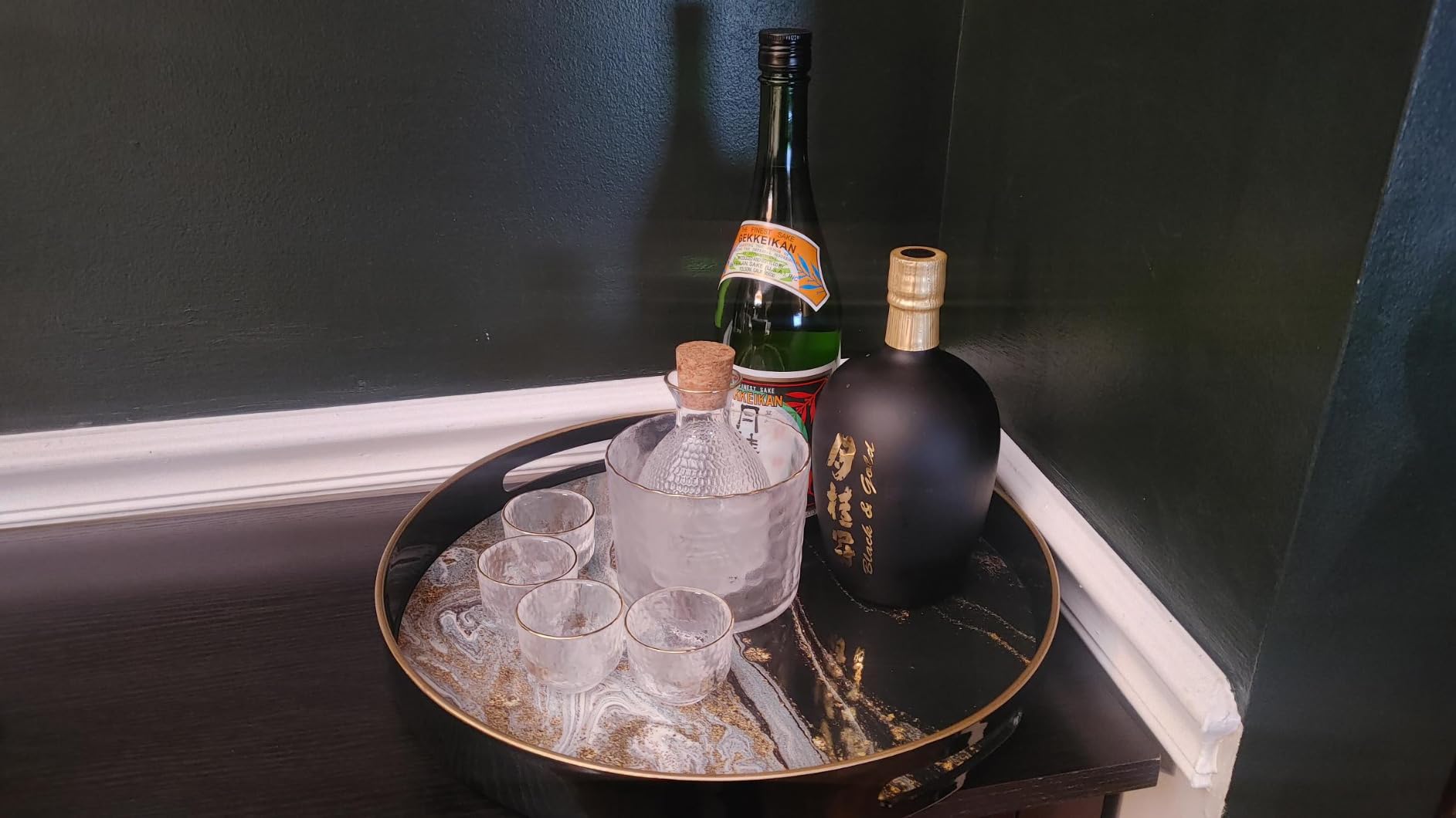 BOLLAER Sake Pot Set, Japanese Cold Sake Glasses, Clear Unique Trendy Floating Design, 1 Sake Carafe Bottle 1 Sake Tank and 4 Saki Cups for Cold/Warm/Hot Sake, Birthday Housewarming Gift Set customer photo 3