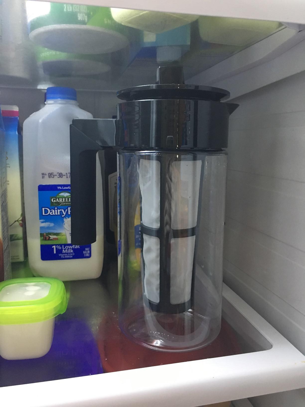 Takeya Deluxe Cold Brew Coffee Maker - BPA-Free Tritan Pitcher with Airtight Leakproof Lid, Silicone Grip Handle, Fine-Mesh Filter - Shatter-Proof, Dishwasher Safe, Made in USA - 1 Quart/White customer photo 1