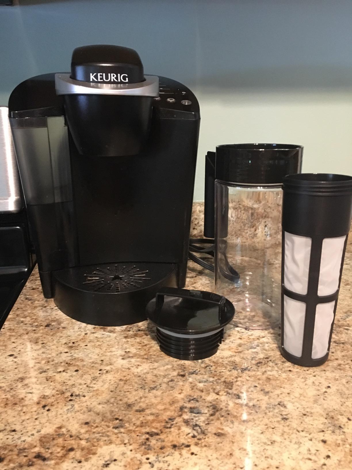 Takeya Deluxe Cold Brew Coffee Maker - BPA-Free Tritan Pitcher with Airtight Leakproof Lid, Silicone Grip Handle, Fine-Mesh Filter - Shatter-Proof, Dishwasher Safe, Made in USA - 1 Quart/White customer photo 2