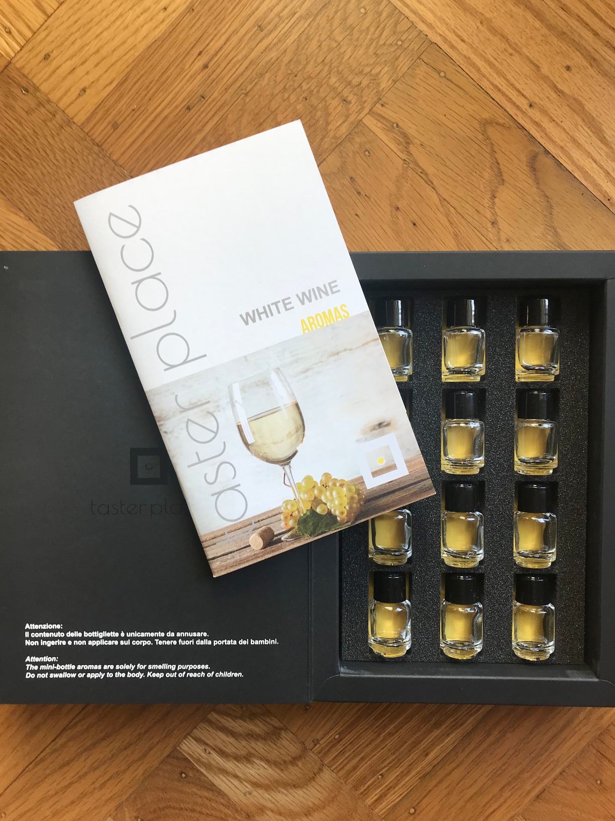 TASTERPLACE Aroma Set - 12 White Wine Aromas - for Sommeliers and Wine Lovers - Train Your Nose - Tasting Tool customer photo 1