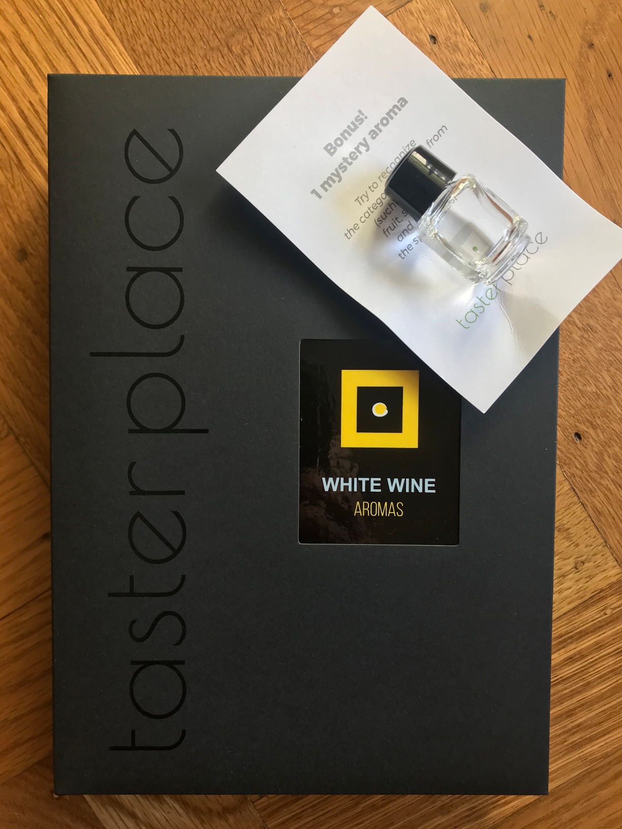 TASTERPLACE Aroma Set - 12 White Wine Aromas - for Sommeliers and Wine Lovers - Train Your Nose - Tasting Tool customer photo 2