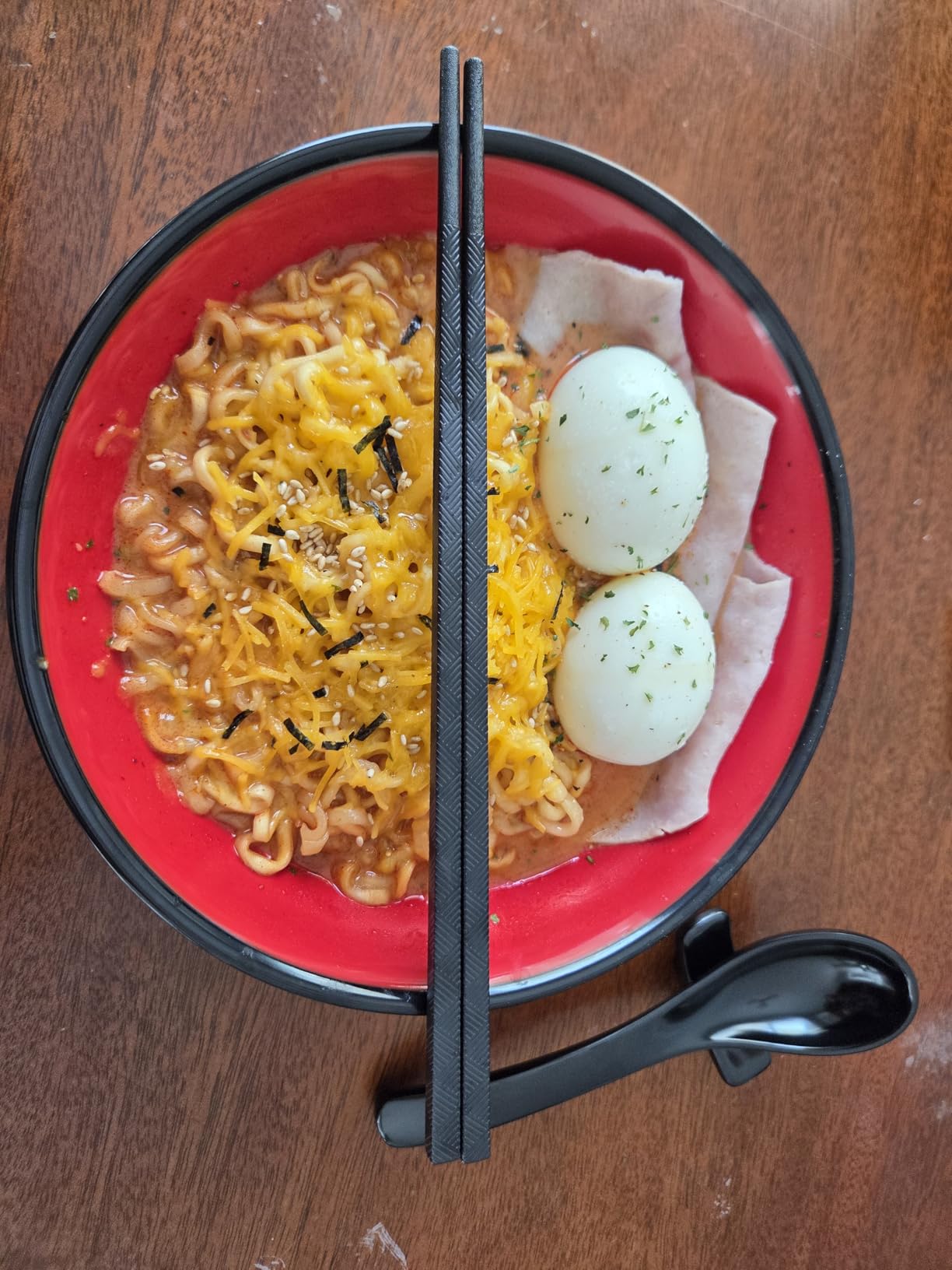 Unbreakable Ramen Bowl Set with Chopsticks and Spoon: 2 large Japanese Style Melamine Ramen Bowls, Dipping Bowls and Chopstick Stands for Asian Pho Soup Thai Miso Udon Wonton (2 Bowl Set, Red-Black) customer photo 2