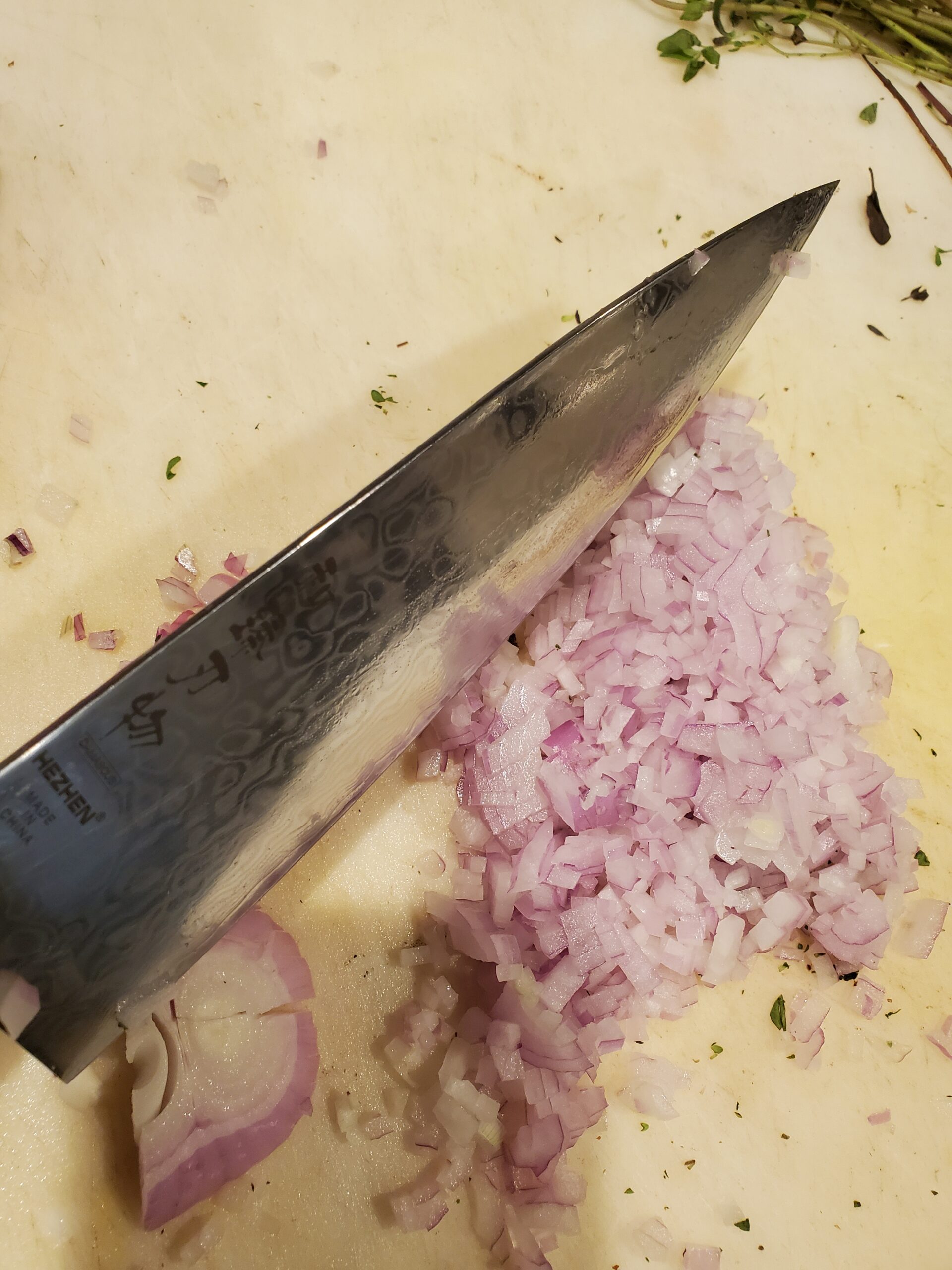 HEZHEN Damascus Chef Knife, 8.3 Inches Razor-sharp Blade, 67 Layers Damascus Steel, VG10 Gyuto Knife-Master Series Chef Cooking Tool at Home, Restaurant-Figured Sycamore Wood Handle customer photo 1