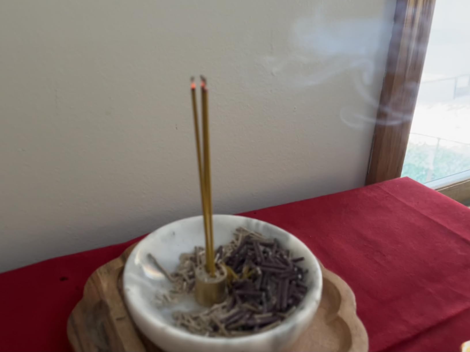 nippon kodo Kayuragi Incense Set of 3 Scents (Ginger, Osmanthus and Wisteria) 40 Sticks in Each Scent customer photo 1