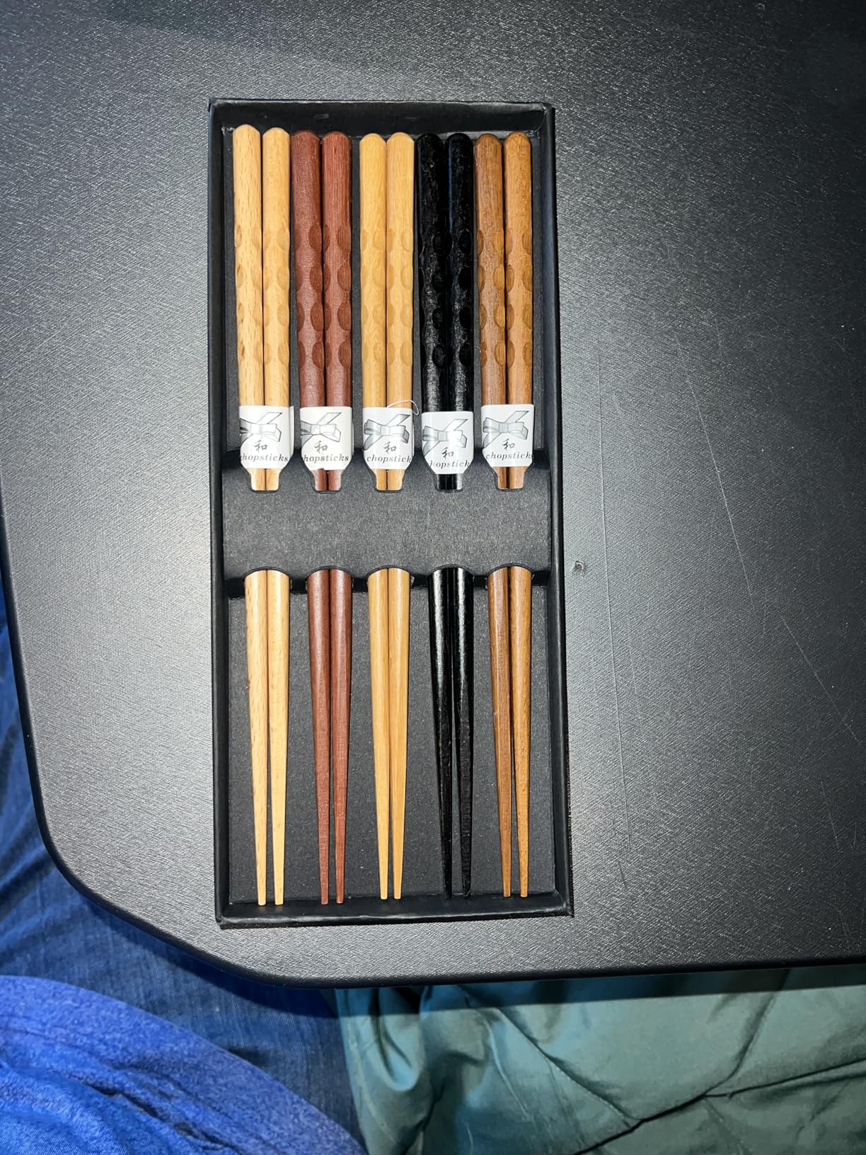 GLAMFIELDS Reusable Chopsticks Japanese Natural Wooden 5 Pairs Classic Style Lightweight Hand-Carved Safe Chop Sticks 8.8 Inch/22.5cm Gift Set customer photo 2