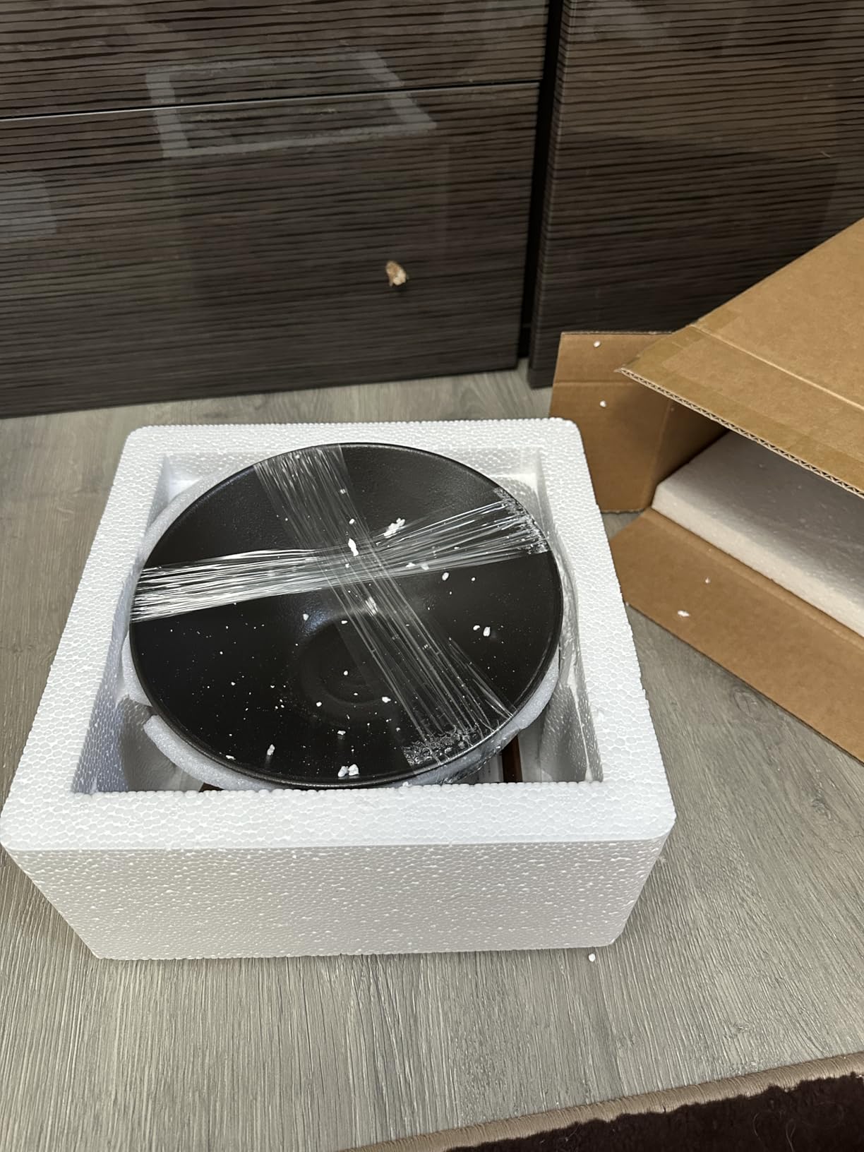 Lareina Ceramic Japanese Ramen Bowls, 2 Sets (6 Piece) 60 Ounce, Large Noodle Soup Bowl with Matching Chopsticks and Spoons for Asian Pho Udon Soba, Matting Black customer photo 2