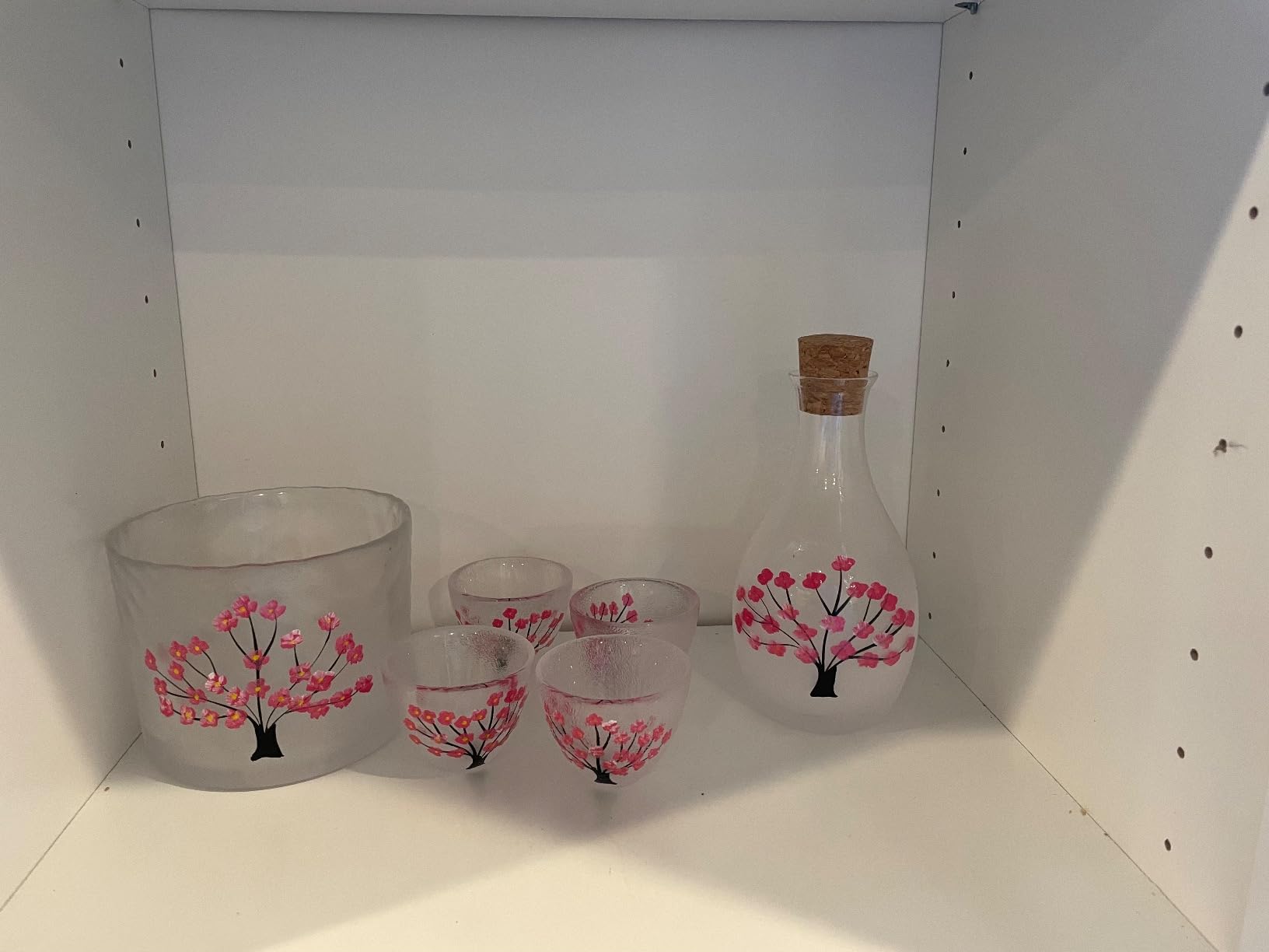 DUJUST Japanese Sake Set for 4, Handcraft Pink Cherry Blossoms Design, 1 Sake Bottle, 1 Sake Tank and 4 Sake Cups, Cold/Warm/Hot Sake Carafe, Special Japanese Gifts Set - 6 pcs customer photo 2