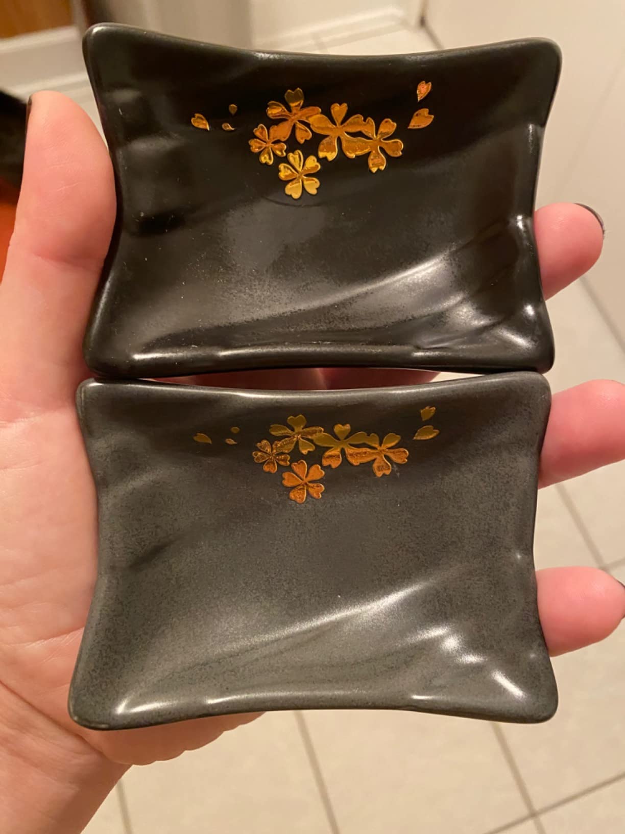 Artcome 8 Piece Japanese Style Ceramic Sushi Plate Dinnerware Set with 2 Sushi Plates, 2 Sauce Dishes, 2 Pairs of Chopsticks, 2 Chopsticks Holders customer photo 2