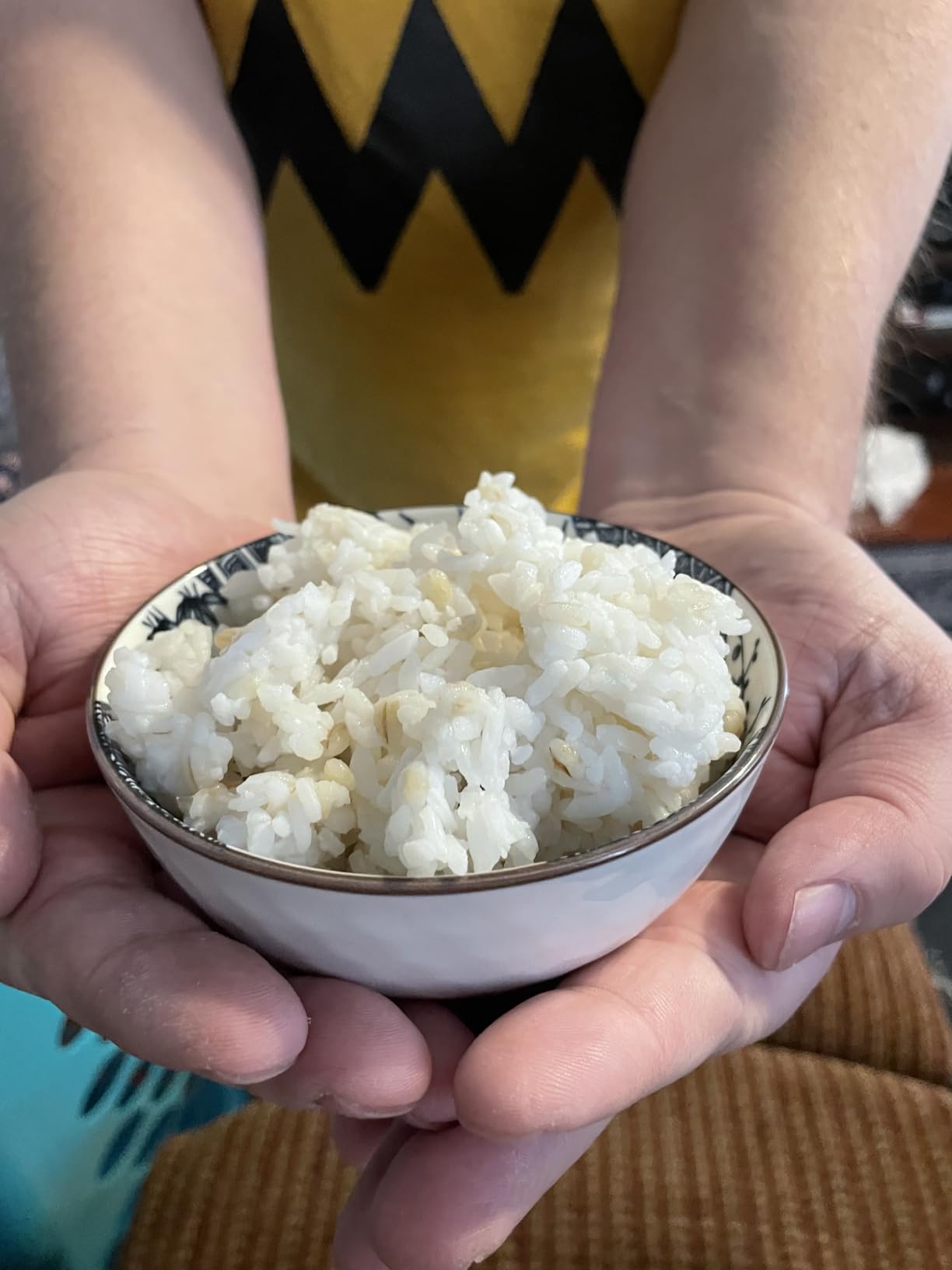 Ceramic Rice Bowls 10 oz, Sakura Bowl Gift Set, Assorted Color Dinnerware Serving Bowls for Rice, Cereal, Noodle, Soup, Desserts, Pack of 6 (Cherry Blossom) customer photo 2