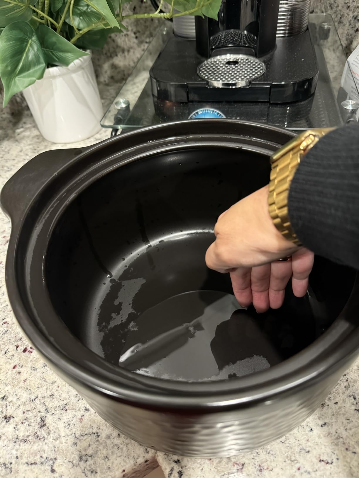 Heavy Duty Claypot - Replaces both a dutch oven and stock pot (4.5 Quart) customer photo 1