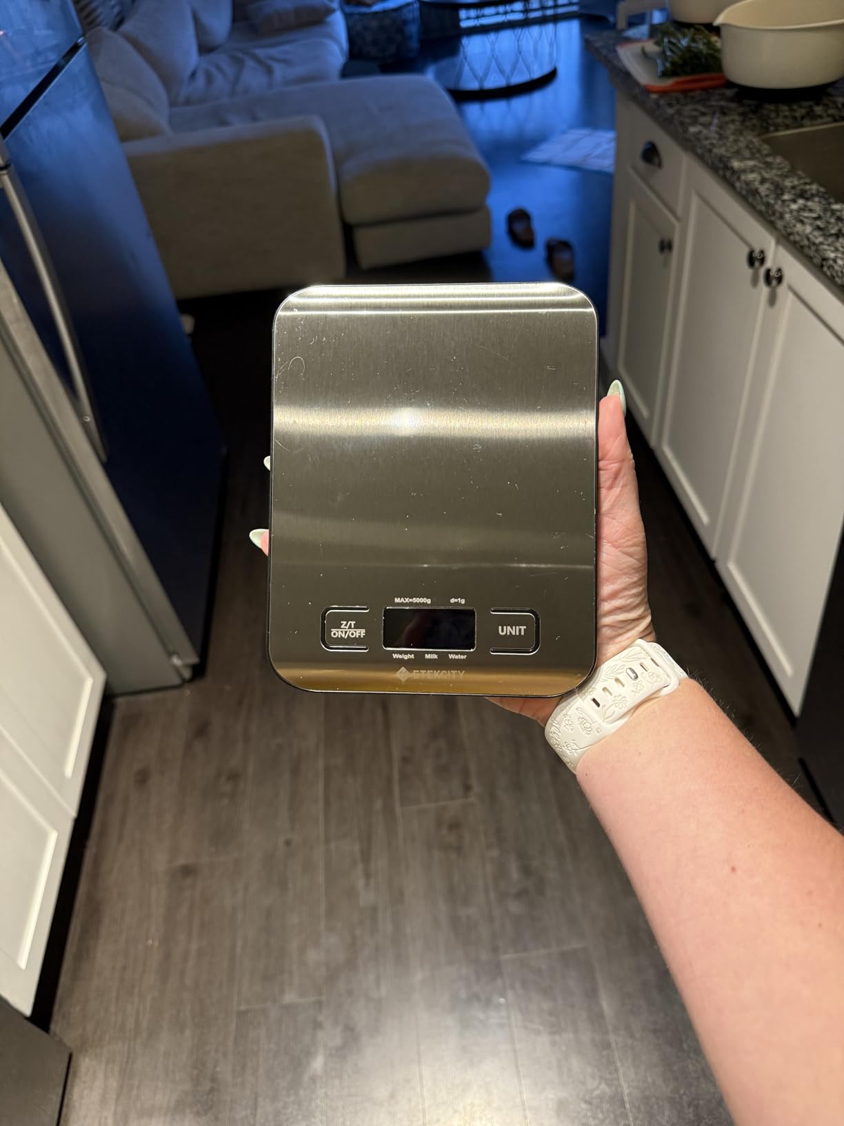 Etekcity Digital Food Kitchen Scale, Grams and Oz for Weight Loss, Baking and Cooking, 0.05oz/1g Precise Graduation,5 Weight Units, IPX6 Waterproof, USB Rechargeable,304 Stainless Steel-Silver, 22lb customer photo 1