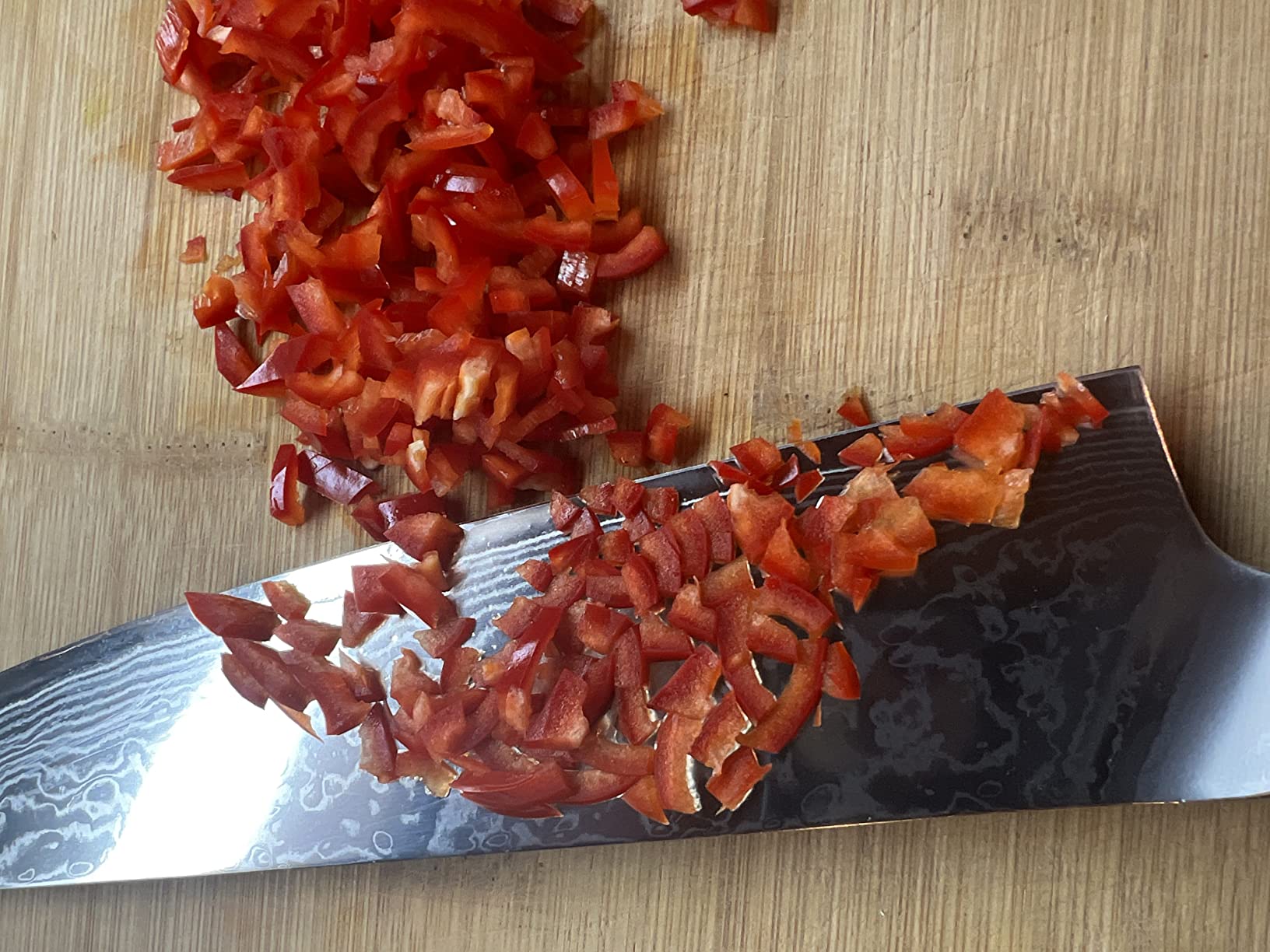 Sunnecko 8 Inch Japanese Damascus Chef Knife - Ultra Sharp 10-12 Degree Edge VG10 67 Layers Kitchen Cooking Knife for Meat, Vegetable & Fruit, Full Tang Professional Forged Blade, Premium Gift Box customer photo 1