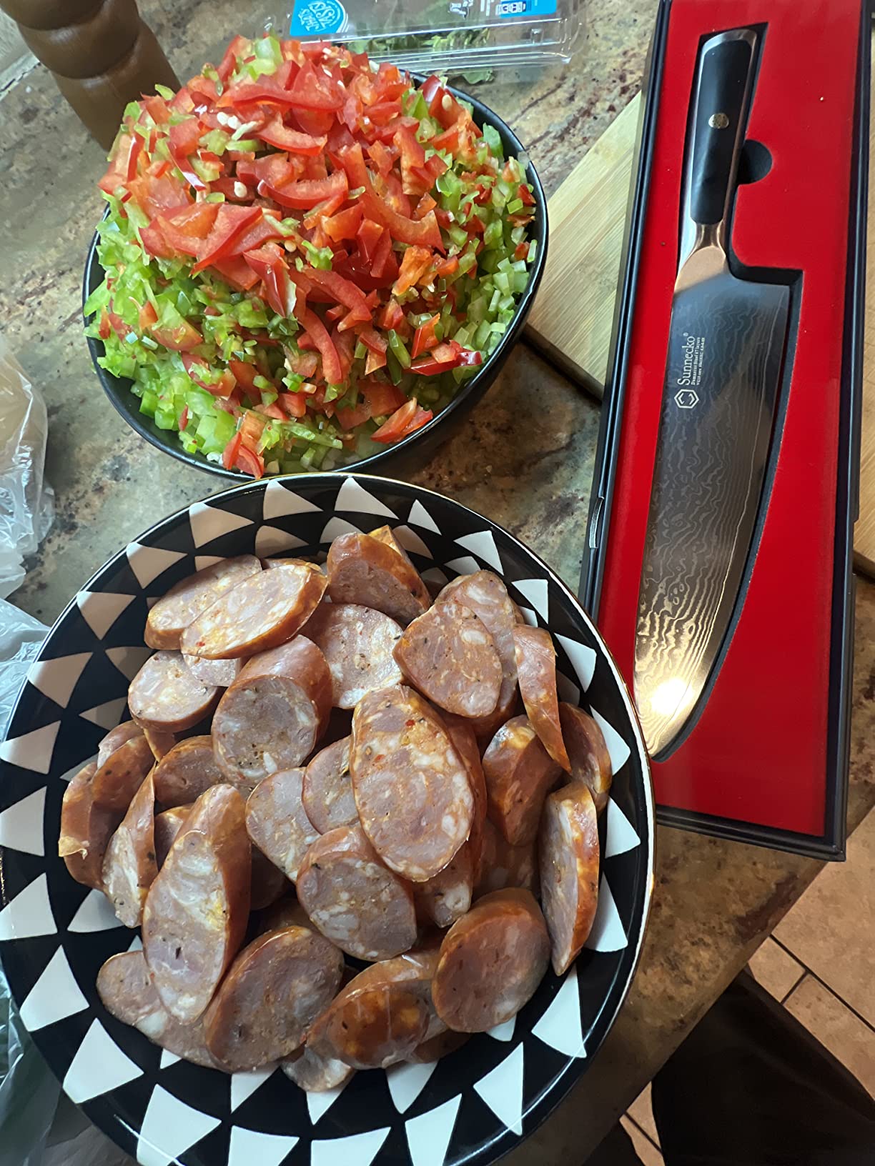 Sunnecko 8 Inch Japanese Damascus Chef Knife - Ultra Sharp 10-12 Degree Edge VG10 67 Layers Kitchen Cooking Knife for Meat, Vegetable & Fruit, Full Tang Professional Forged Blade, Premium Gift Box customer photo 2