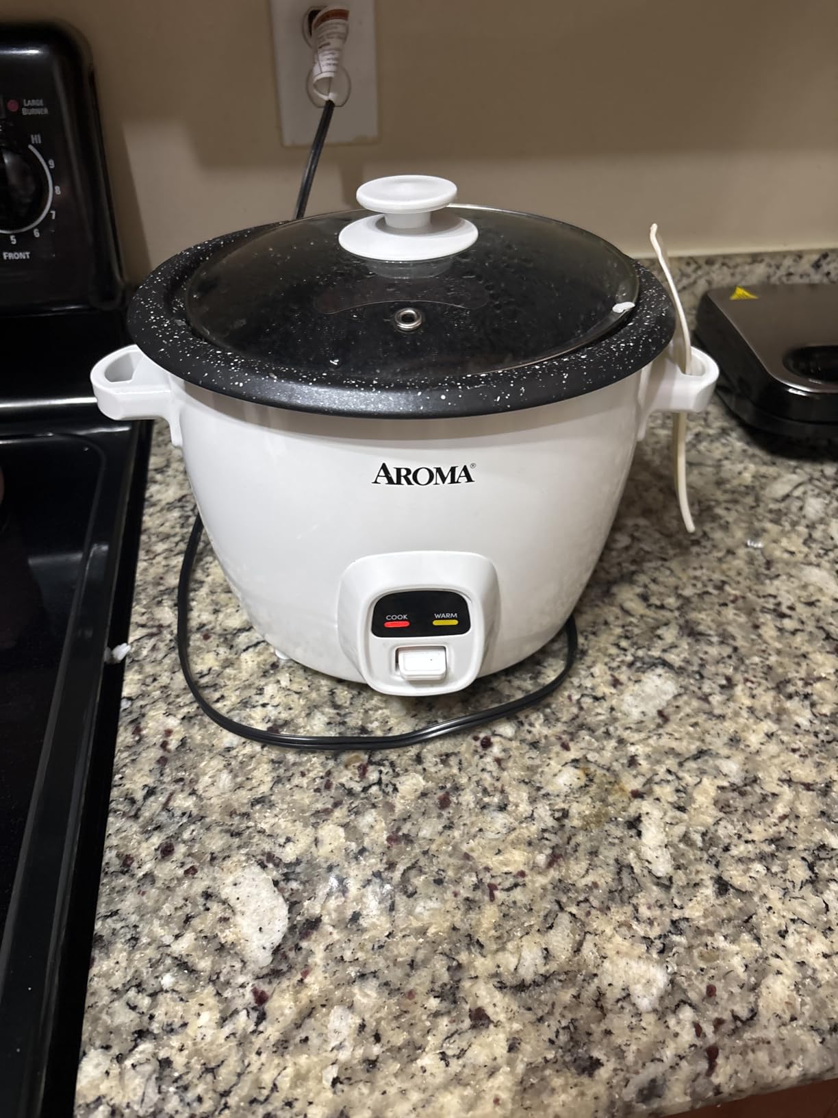 Elite Gourmet ERC2010B Electric Rice Cooker with Stainless Steel Inner Pot Makes Soups, Stews, Porridge's, Grains and Cereals, 10 cups cooked (5 Cups uncooked), Black customer photo 1