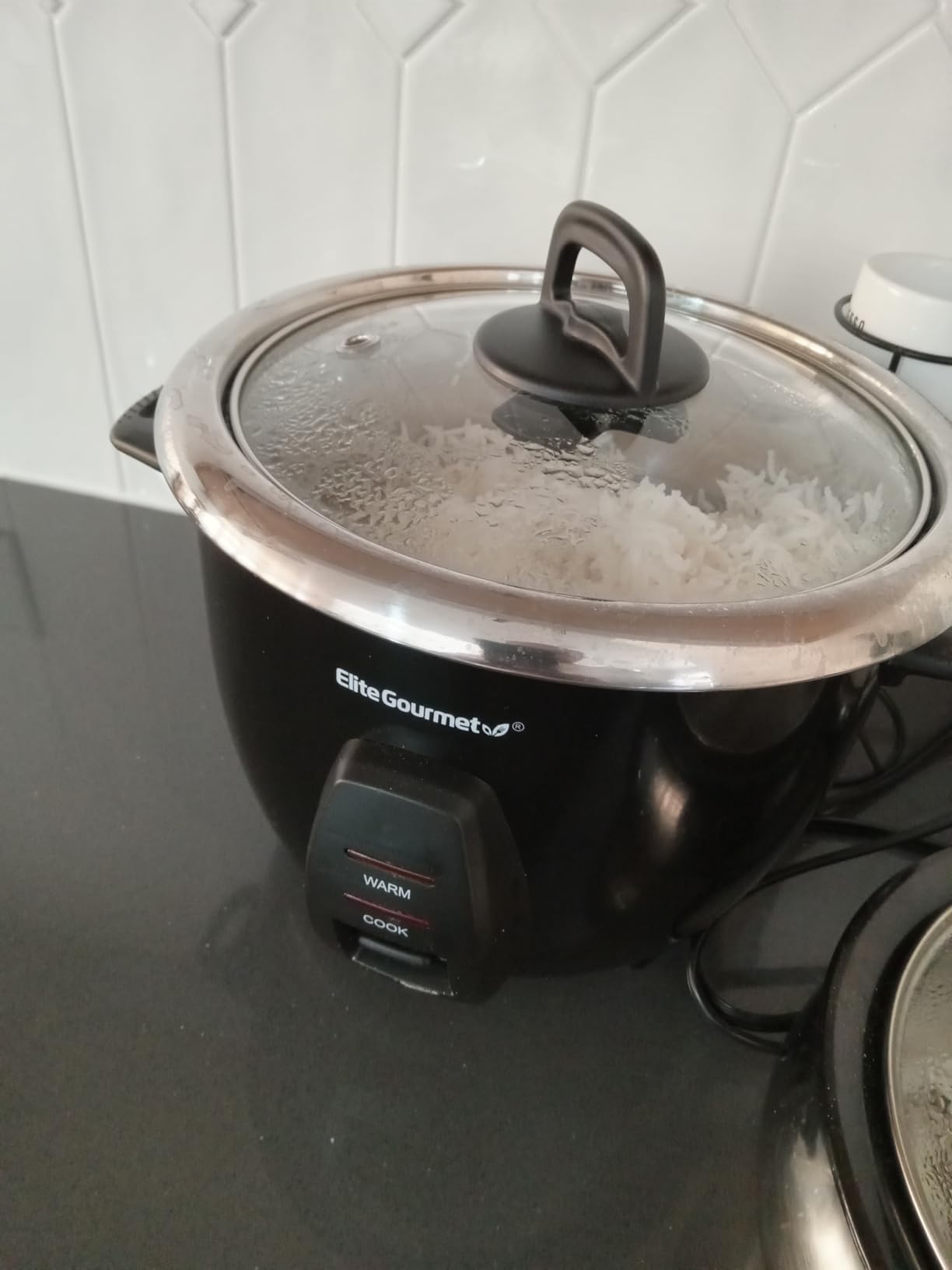 Elite Gourmet ERC2010B Electric Rice Cooker with Stainless Steel Inner Pot Makes Soups, Stews, Porridge's, Grains and Cereals, 10 cups cooked (5 Cups uncooked), Black customer photo 2