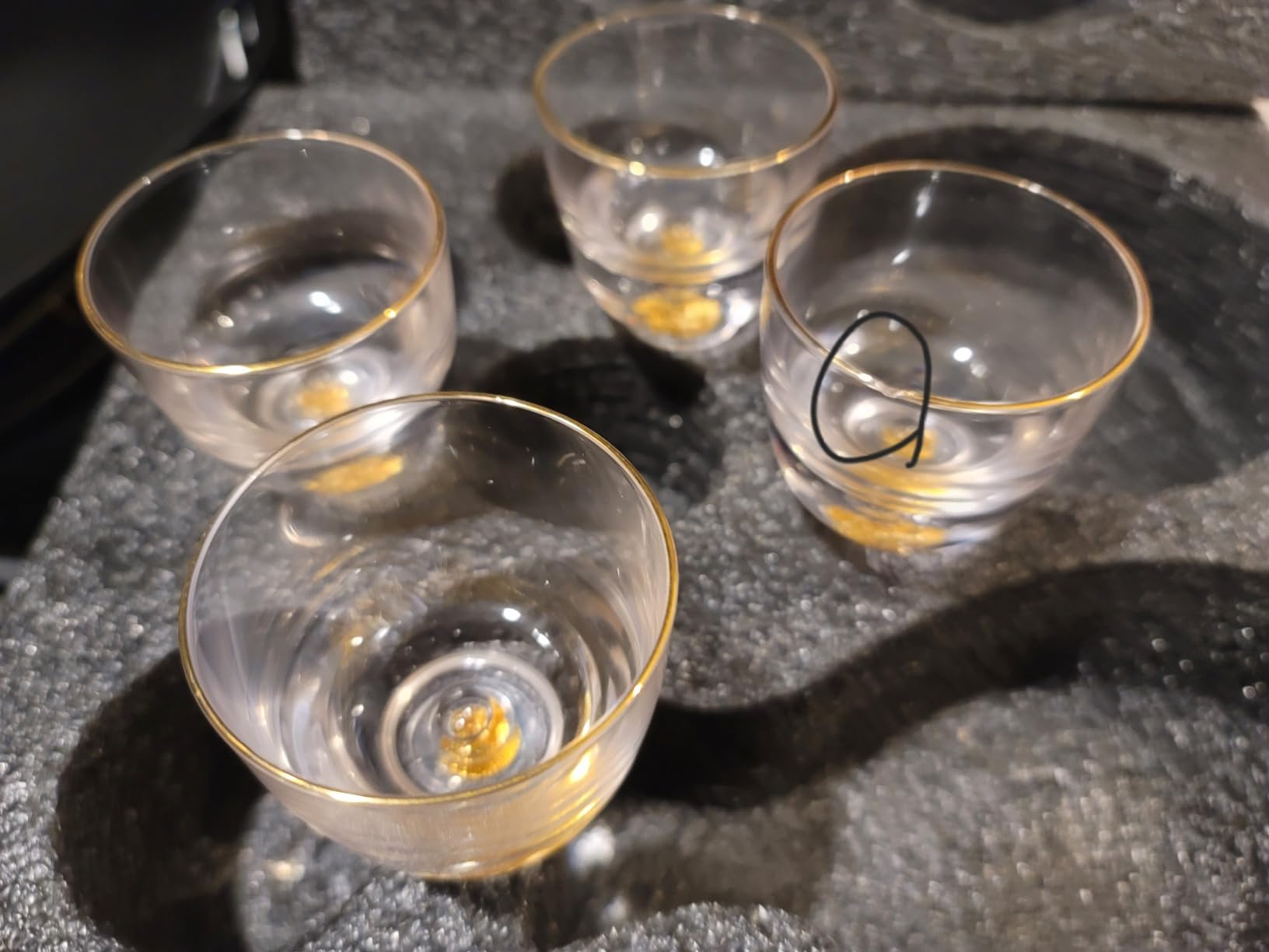 DUJUST Sake Set for 4, Crystal Sake Glass Decorated with 24K Gold Leaf Flakes, 1 Sake Bottle, 1 Sake Tank and 4 Sake Cups/Shot Glass, Cold Sake Carafe, Beautiful & Luxury Japanese Gifts Set - 6 pcs customer photo 2