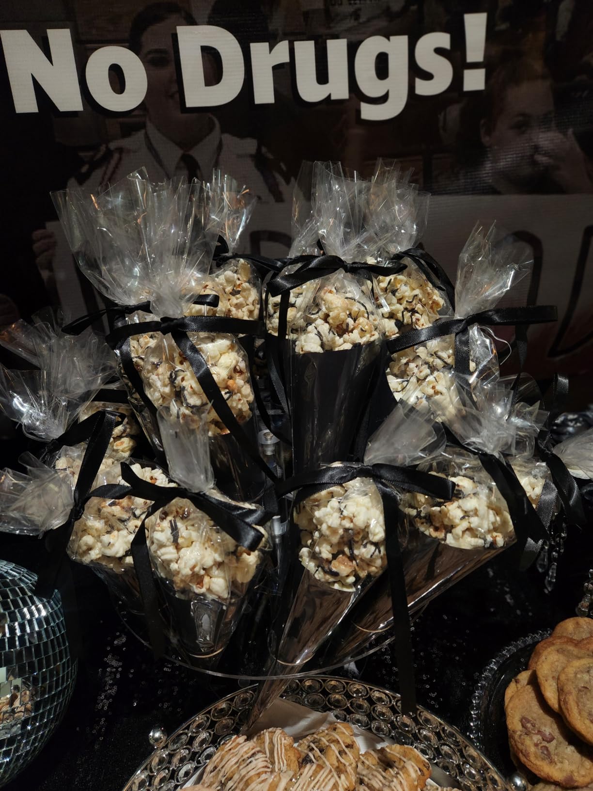 Hacaroa Acrylic Ice Cream Cone Holder, 24 Holes Waffle Sushi Hand Roll Stand Double Layer Cone Display Stand, Clear Food Display Stand Rack for Birthday Parties, Weddings, Christmas, Flower Shape customer photo 1