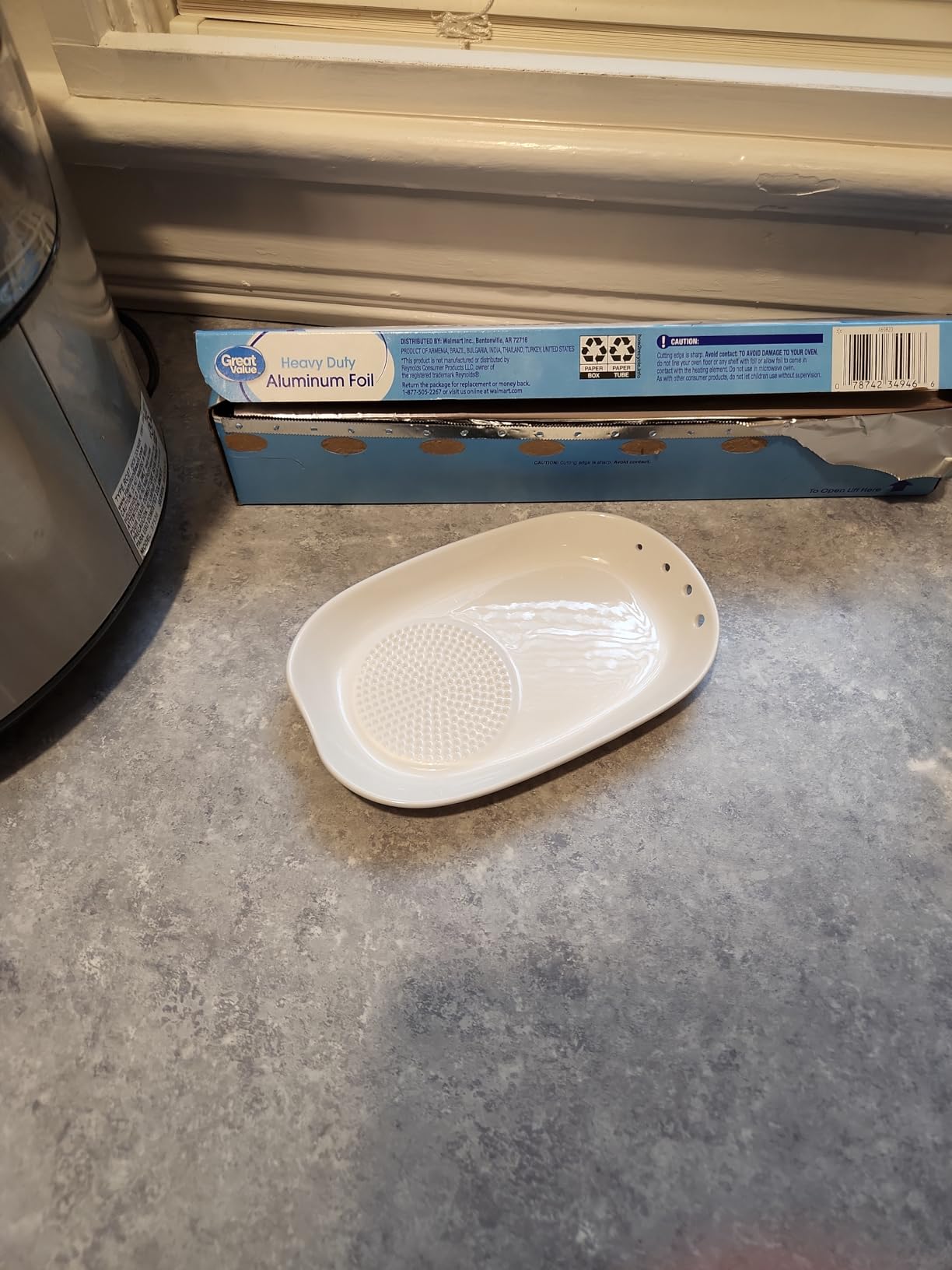 KITCHENDAO 3 in 1 Porcelain Ginger Grater Tool Spoon Rest Herb Stripper, 6.5 x 4.3 inches for Kitchen, Japanese Ceramic Garlic Grinding Wasabi Grater Plate Dish for Daikon Radish & Parmesan Cheese customer photo 1