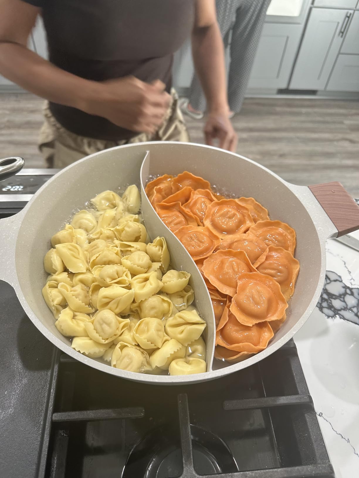 Dezin 5-QT Double-flavor Shabu Shabu Pot with Divider, Dual Sided Nonstick Hot Pot, 12 Inch Divided Stockpot for Cooking, Hotpot for Induction Cooktop, Gas Stove & Hot Burner, Soup Ladle Included customer photo 2