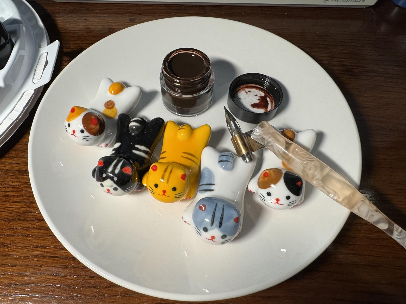 5 Pack Cat Chopsticks Rest Set, Chinese Paint Brush Rests, Japanese Style Porcelain Cute Lucky Cat Ceramic Chopsticks Holder Rack for Dinner Fork Spoon Knife Tableware, Home Kitchen Gift customer photo 2