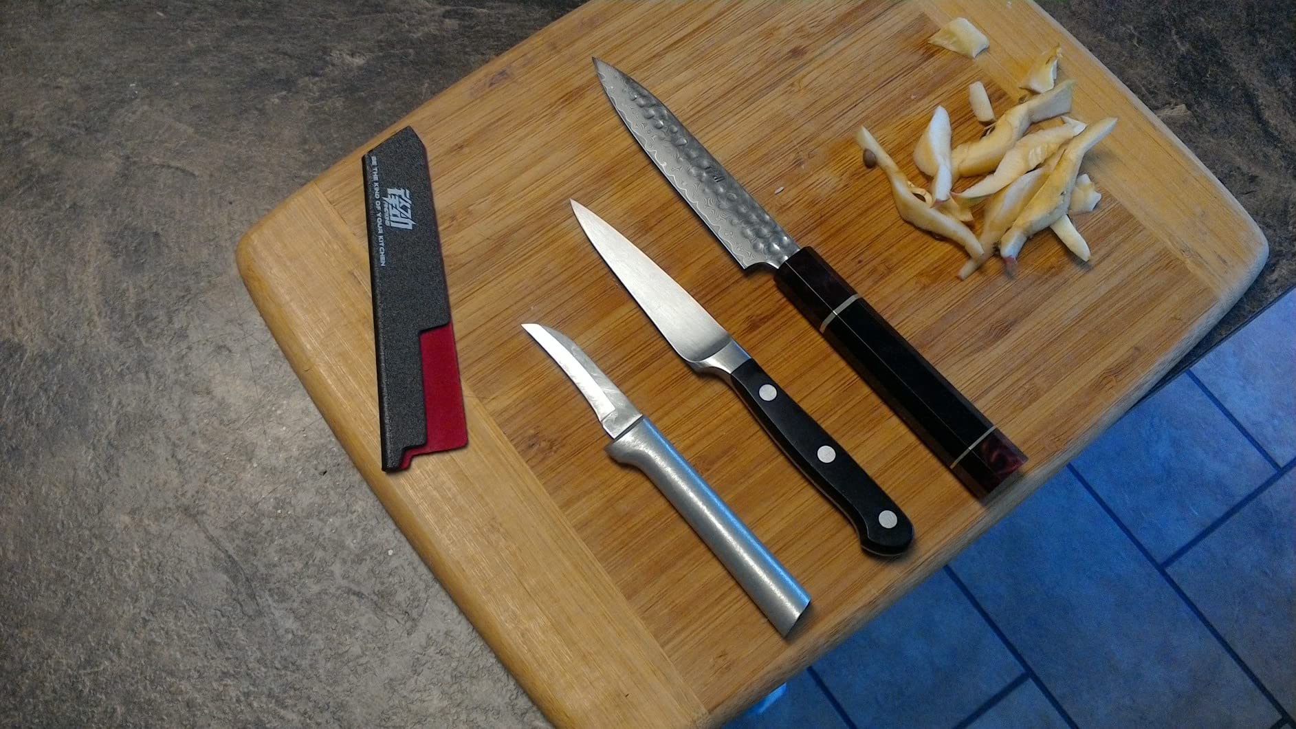 FINDKING 5 Inch Kitchen Utility Knife with ABS sheath, Multi-Purpose Japanese Paring Knife, Damascus Steel Blade, Resin Octagonal Handle, Small, for Fruits Vegetables (Eternity Series) customer photo 2