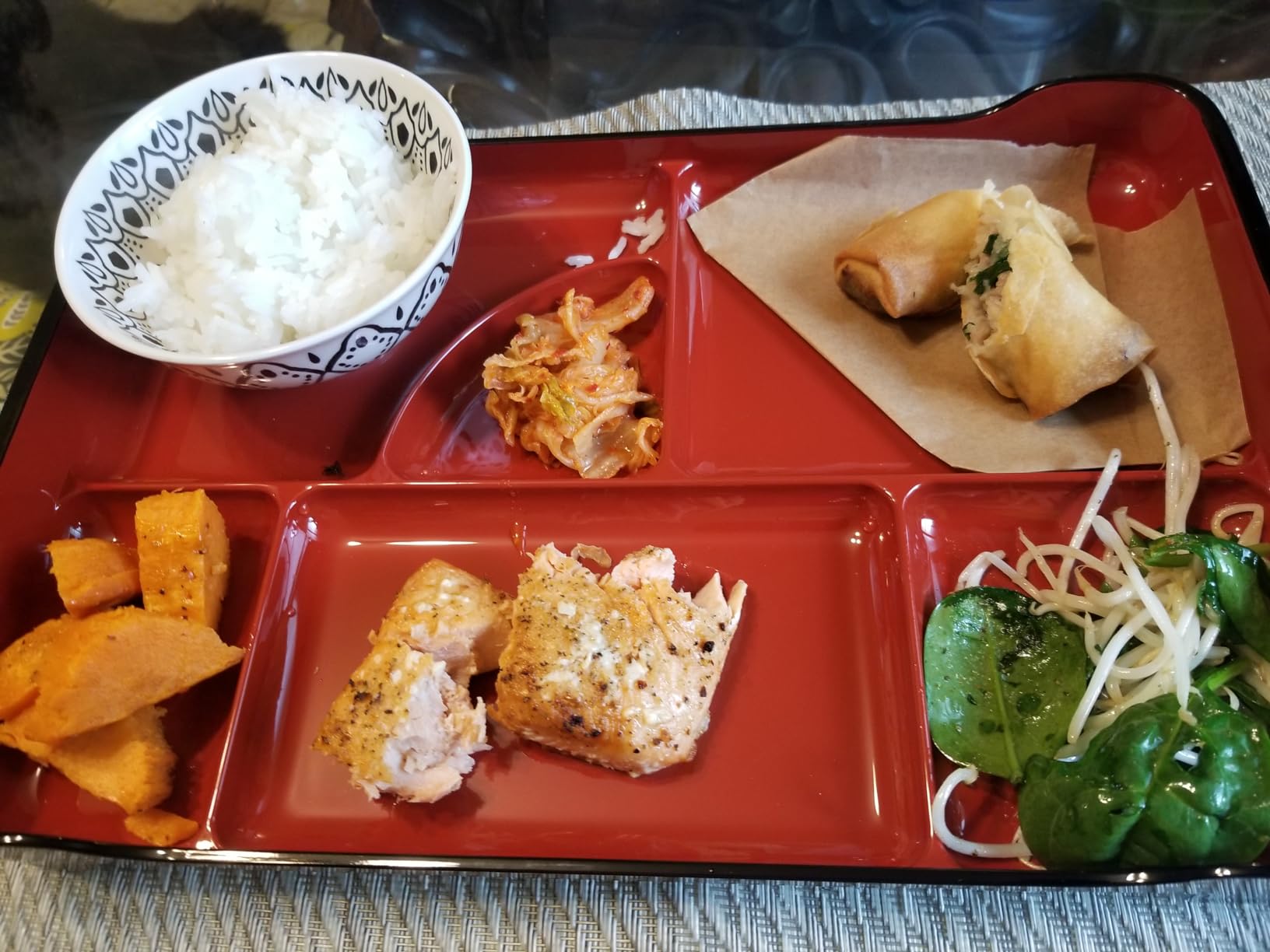 JapanBargain 1590, Japanese Lunch Bento Box Traditional Plastic Lacquered Bento Plate 6 Compartments for Restaurant or Home, Red and Black Color, 14