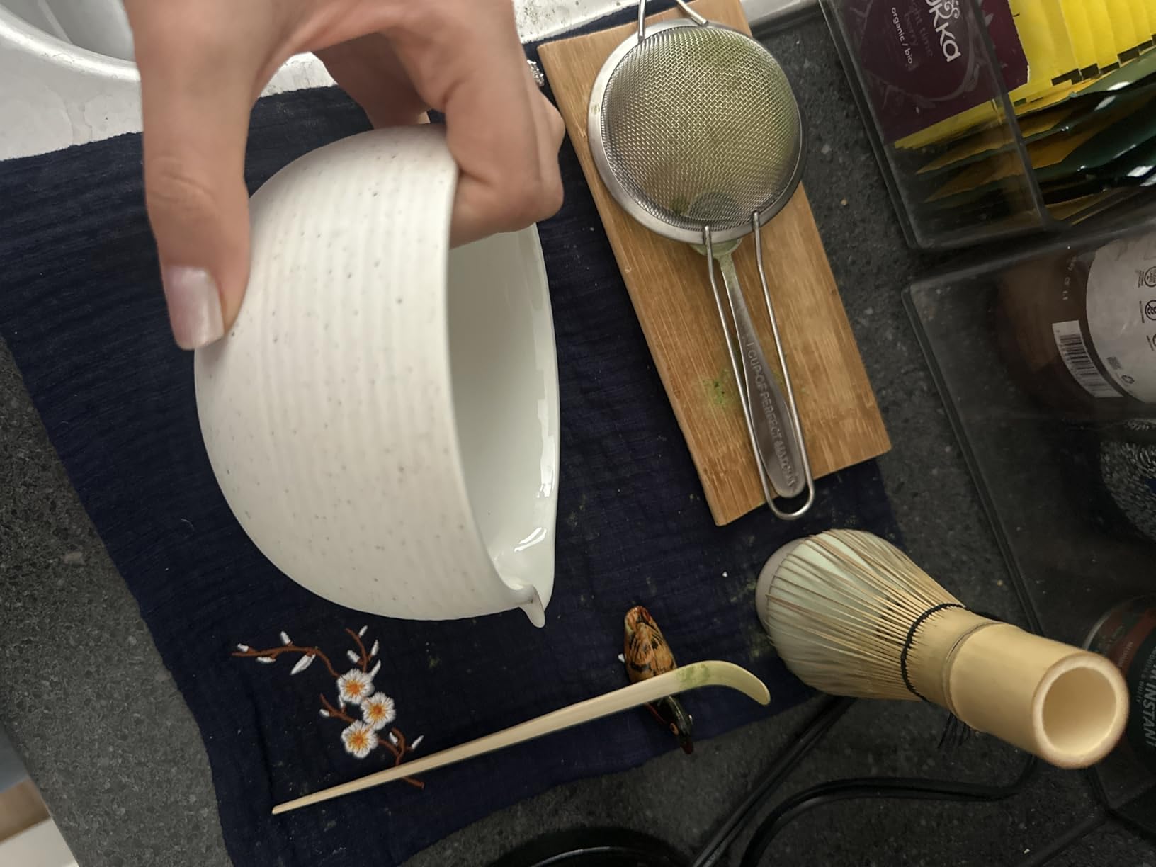 Artcome 9Pcs Japanese Matcha Tea Set, Matcha Bowl with Pouring Spout, Matcha Whisk, Ceramic Whisk Holder, Tea Scoop, Matcha Powder Caddy, Traditional Handmade Matcha Ceremony Gift Box Kit customer photo 1
