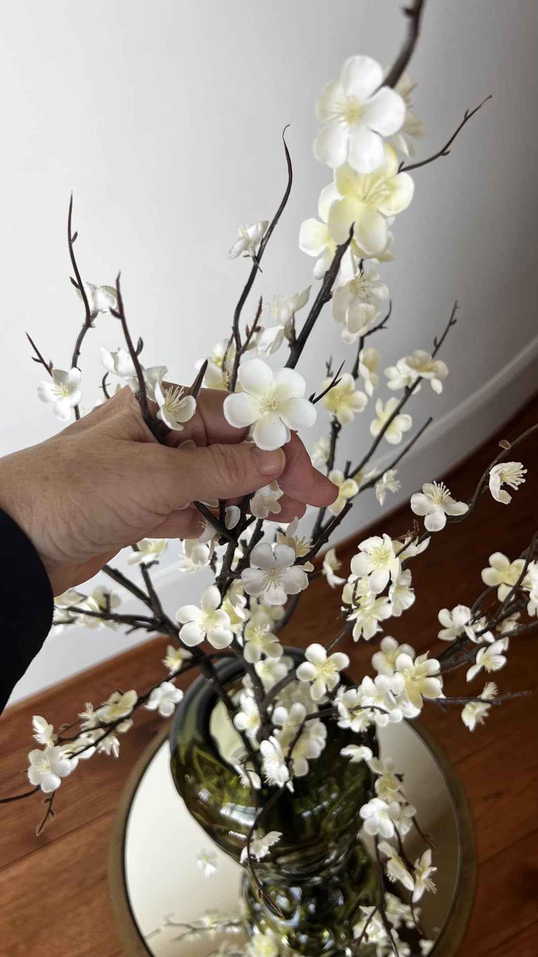 Ammyoo 4Pcs Cherry Blossom Branches Artificial Flowers for Spring Summer Indoor Decoration,Faux Long Stem Artificial Flowers for Wedding Home Office Bedroom Party Table Centerpieces Decor (Pink) customer photo 2