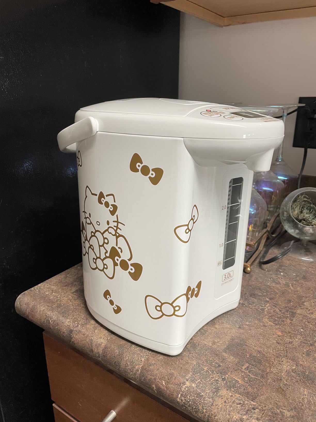 Zojirushi x Hello Kitty Limited-Edition Micom Water Boiler and Warmer with 3-Liter Storage and Adjustable Heating Settings (White) customer photo 1