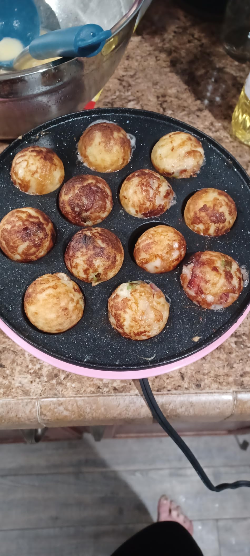 Electric Takoyaki Maker With Free Takoyaki Tools for Takoyaki Octopus Ball Cake Pop Ebelskiver 8 Inches Nonstick customer photo 2