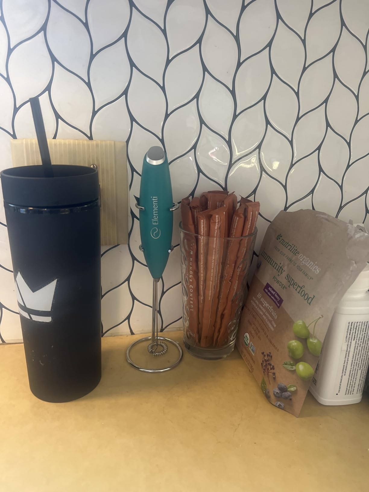 Elementi Matcha Whisk & Frother Set - Powerful Electric Matcha Mixer for Powder, Easy to Use Electric Whisk Kit - Craft Effortless Lattes with the Elementi Milk Frother Wand & Wisk (Emerald Green) customer photo 1