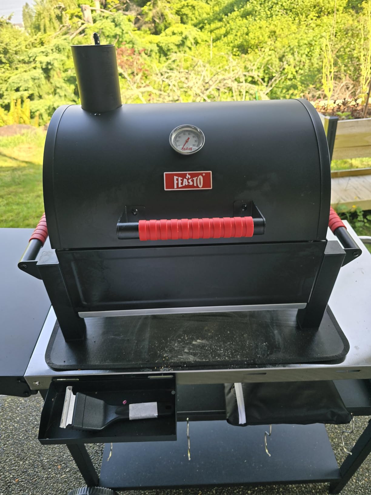Feasto Portable Charcoal BBQ Grills with Cast Iron Grates, Tabletop Charcoal Grills with 354 Sq. In Cooking Area, for Outdoor Camping and Picnic, Black, L26.8''x W20''x H21.3'' customer photo 2
