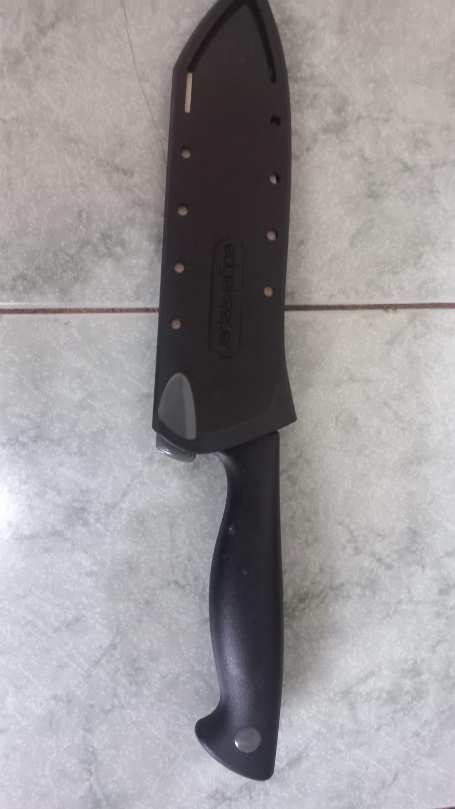 Farberware Edgekeeper 5-Inch Santoku Knife with Self-Sharpening Blade Cover, High Carbon-Stainless Steel Kitchen Knife with Ergonomic Handle, Razor-Sharp Knife, Black customer photo 1