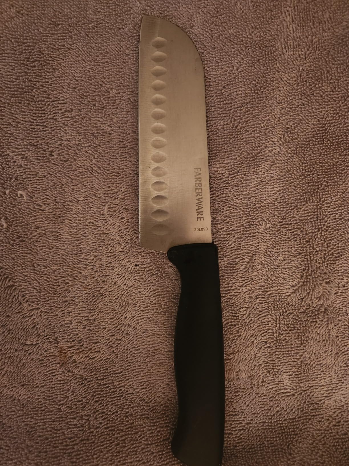 Farberware Edgekeeper 5-Inch Santoku Knife with Self-Sharpening Blade Cover, High Carbon-Stainless Steel Kitchen Knife with Ergonomic Handle, Razor-Sharp Knife, Black customer photo 2