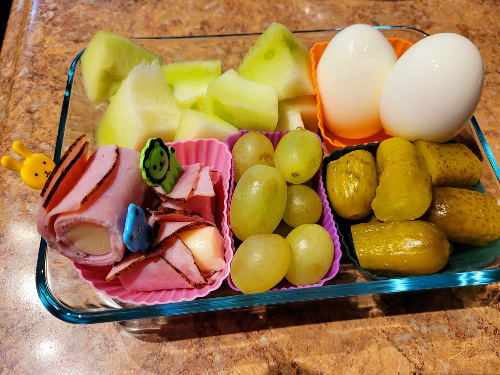 Doiaz Silicone Lunch Bento Box, 52 Pack Bento Lunch Box Bundle Dividers with Food Picks Lunch Accessories, Durable, Reusable, BPA-Free, Freezer and Dishwasher Safe customer photo 1