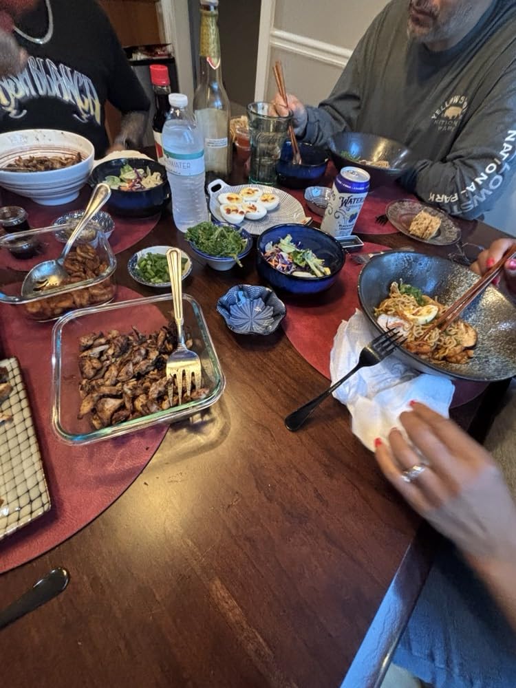 YUN TAO Ceramic Ramen Bowls Set of 4, 35 oz Large Japanese Style Serving Bowls for Salad,Udon, Soba, Pho,Pasta, Asian Soup Noodle (Multicolor - Set of 4) customer photo 1