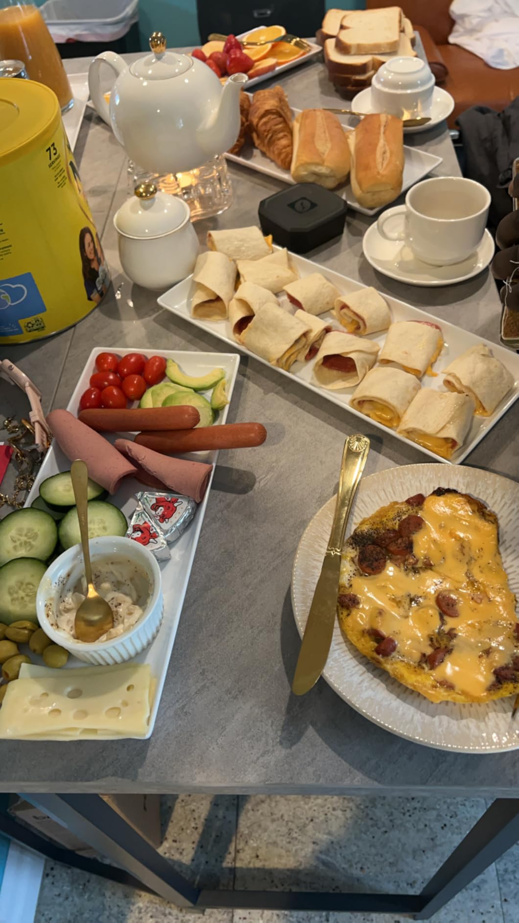 Moretoes 5pcs Melamine White Serving Trays for Party, Reusable Serving Dishes,14.5 x 6,Unbreakable Rectangle Plates, for Cookie, Appetizer, Charcuterie, Snack, Dessert, Food Display customer photo 1