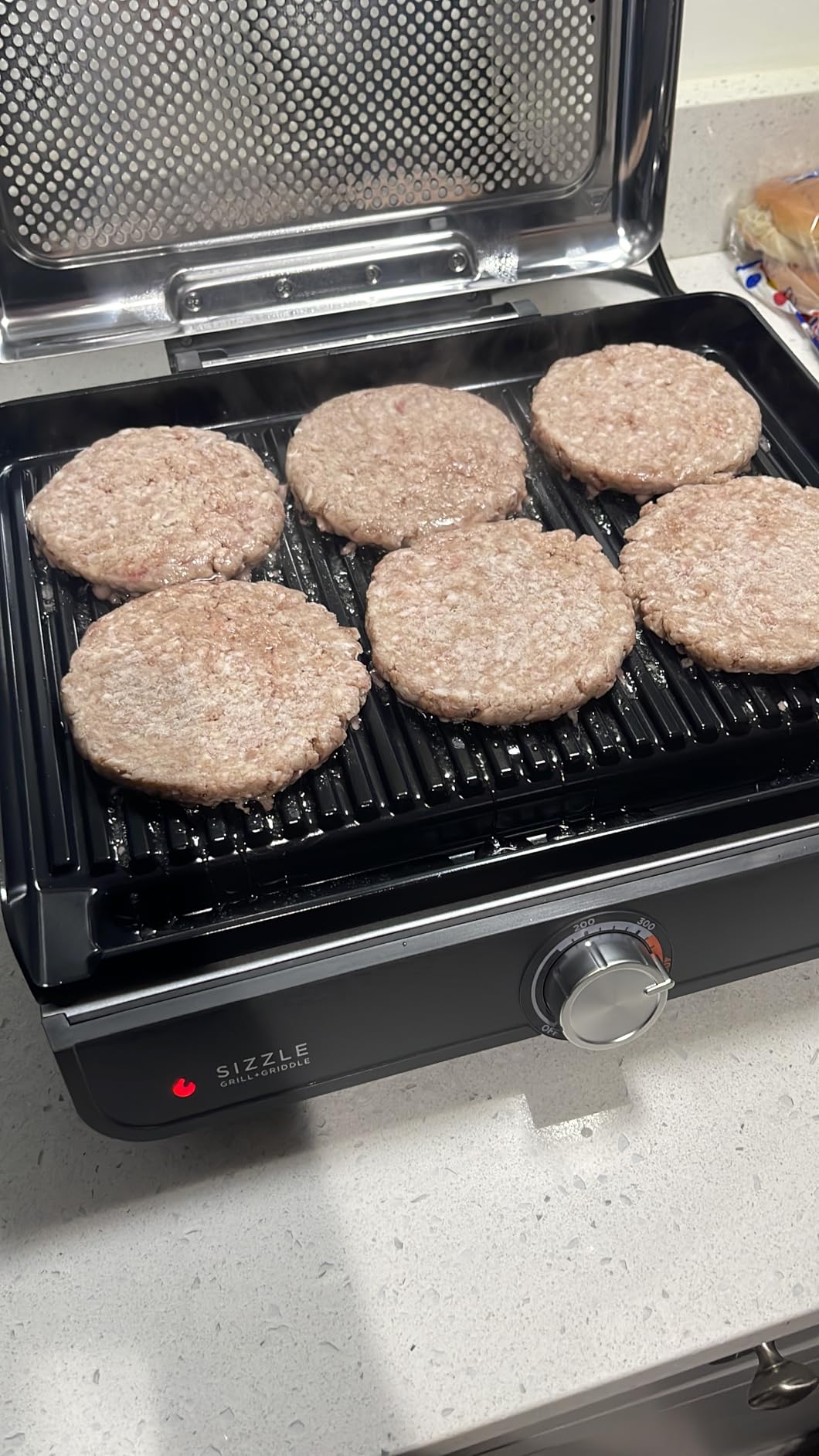 Ninja Griddle and Indoor Grill, 14'', Electric Grill, For Steak, Burgers, Salmon, Veggies, and More, Pancake Griddle, Nonstick, Dishwasher Safe, 500F, Even Cooking, Silver, GR101 customer photo 2
