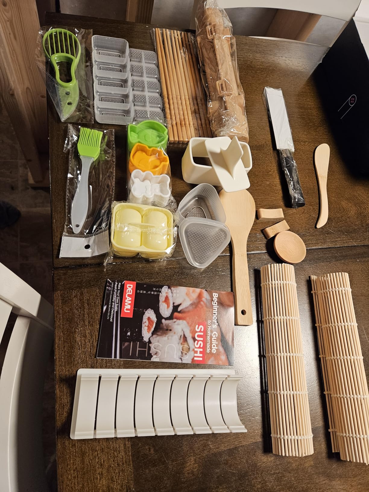 Delamu Sushi Making Kit 27 in 1 [Parent-Child] Sushi Kit, for Beginners/Pros Sushi Makers, with Bamboo Sushi Mats, Sushi Bazooka, Onigiri Mold, Rice Paddle, Sushi Knife, Guide Book & More customer photo 1