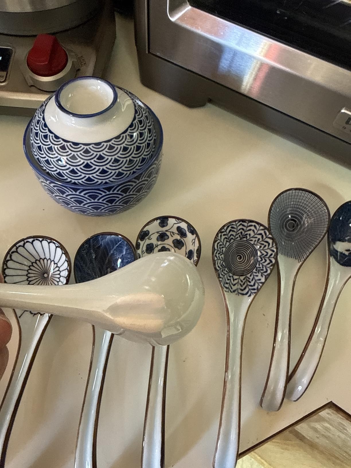 Asian Ceramic Soup Spoon, with Long Handle Easy to Hold, Non-slip Bottom, for Japanese Ramen, Chinese and Vietnamese Wonton, Noodle Soup Spoons customer photo 2