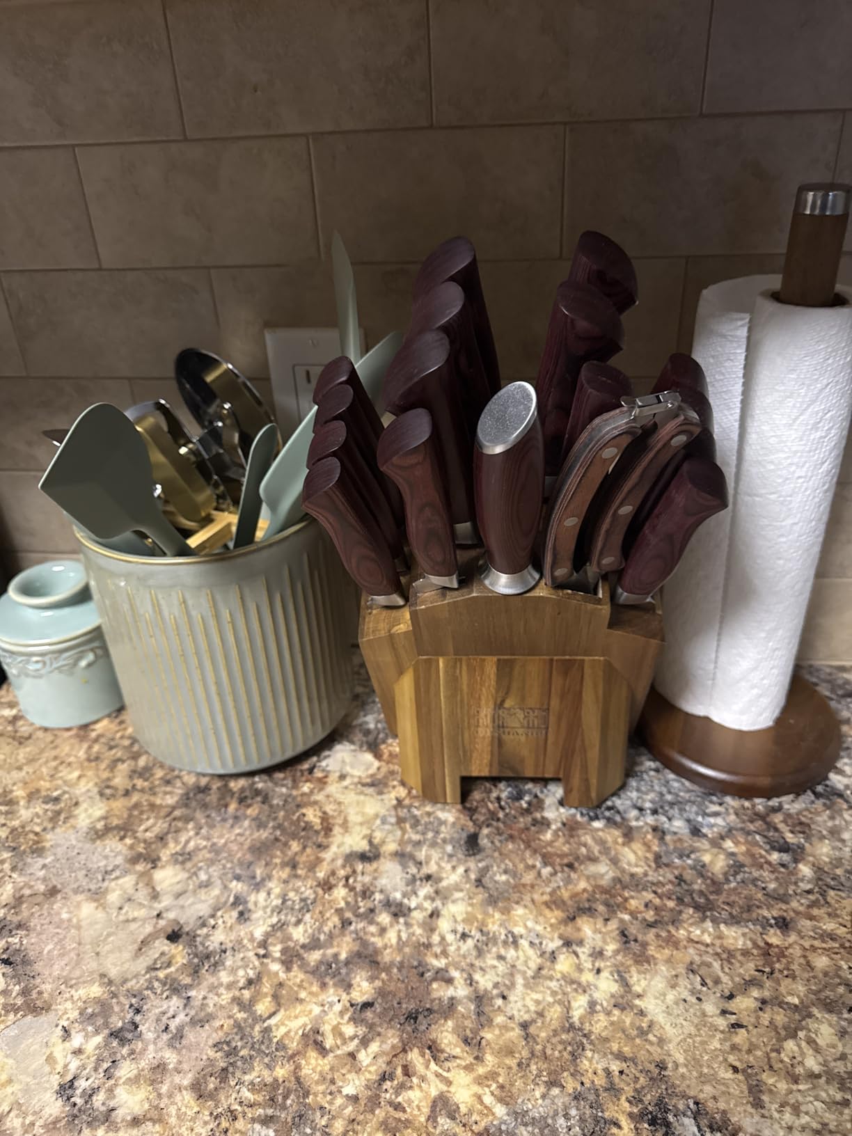 HOSHANHO Kitchen Knife Set with Block 18-Piece, Super Sharp High Carbon Stainless Steel Chef Knife Set, Professional Cutlery Knife Set with Sharpener customer photo 1