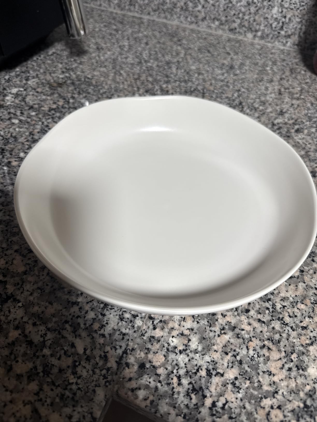 AmorArc 9.75'' Large Ceramic Pasta Bowls, 38oz Stoneware Wide Serving Bowls Set of 6 for Kitchen, Oven, Microwave&Dishwasher Safe Bowls with Wavy Rim for Fruit Pasta Salad Meal, Matte Black customer photo 1
