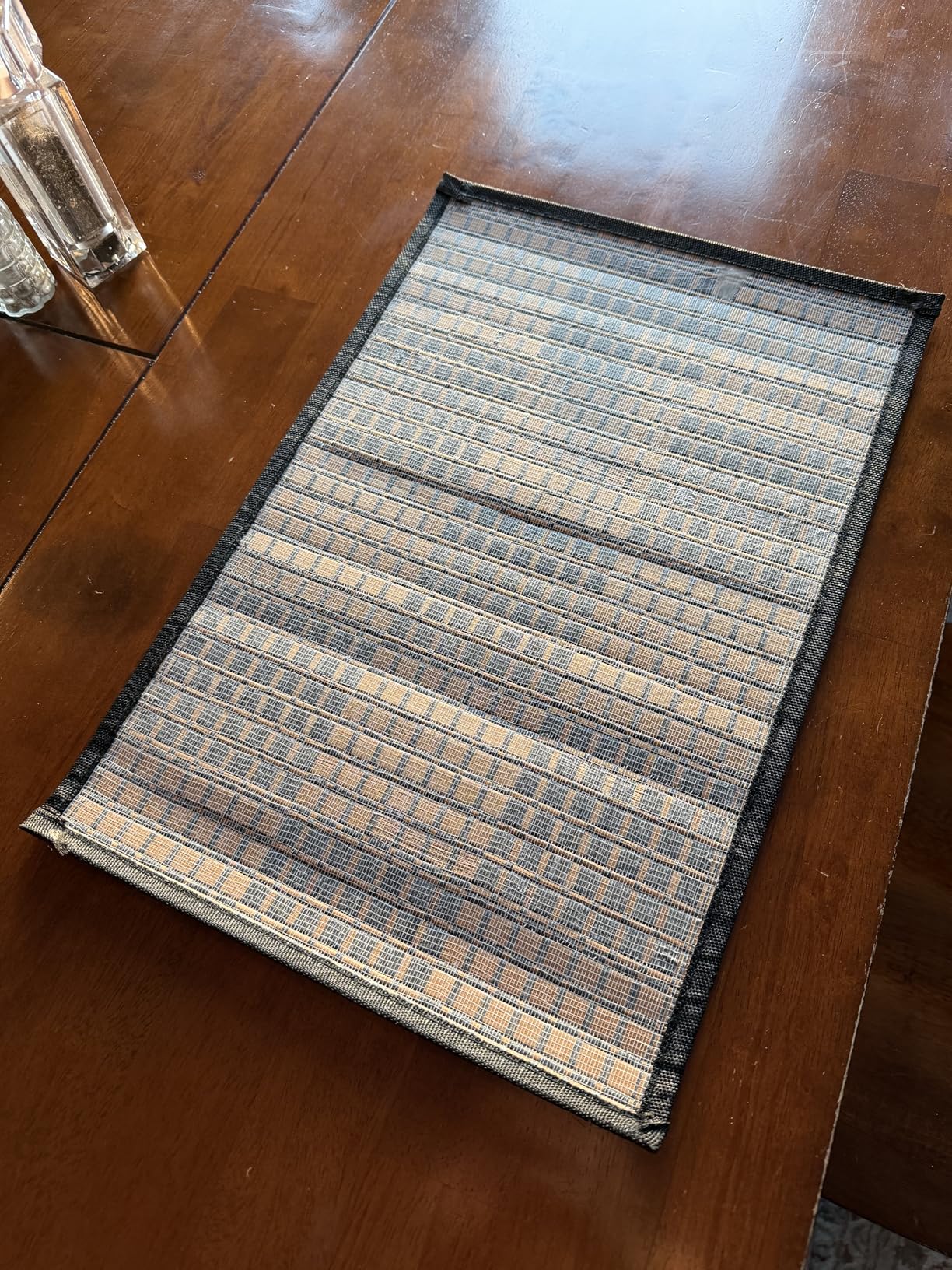 Hushee 8 Pcs Bamboo Placemats Dining Table Mats Washable Heat Place Resistant Mat for Dining Kitchen Room Table, 18 x 12 Inch customer photo 2