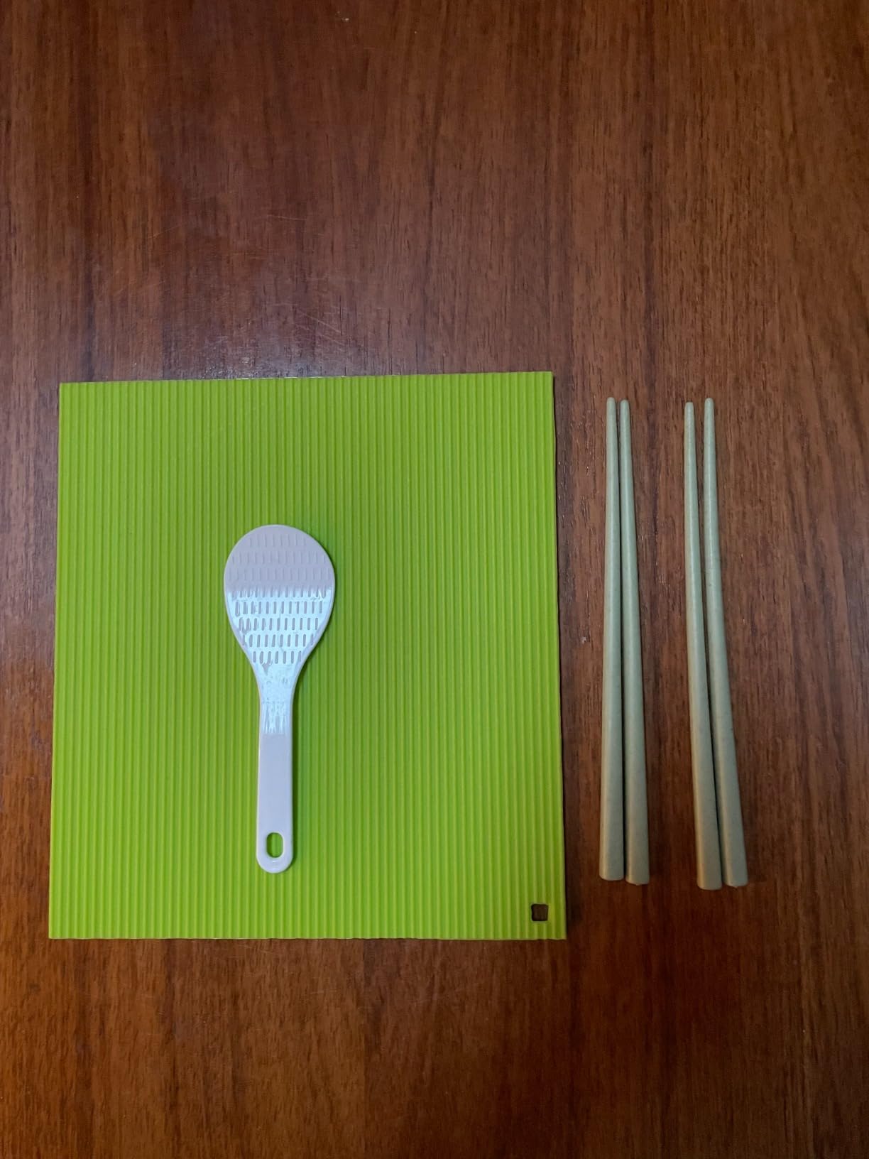 Choxila Sushi Making Kit, Silicone Sushi Mat, Includes 1 Mat, 2 Chopsticks, 1 Spreader, Japanese Style, Smooth Finish, Reusable, Dishwasher Safe customer photo 2