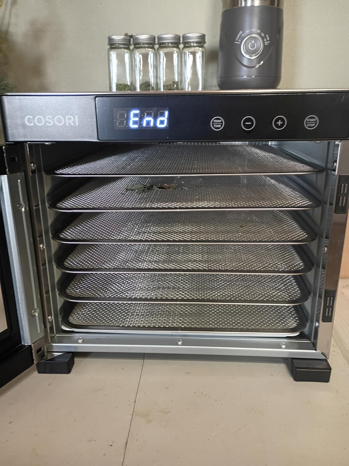 COSORI Food Dehydrator for Jerky, 176°F Temperature Control, 5 Stainless Steel Trays with 5.1 ft² Drying Space, 4 Presets, 48H Timer, for Dog Treats, Meat, Fruit, Veggies, Snacks, Bright-Silver customer photo 2